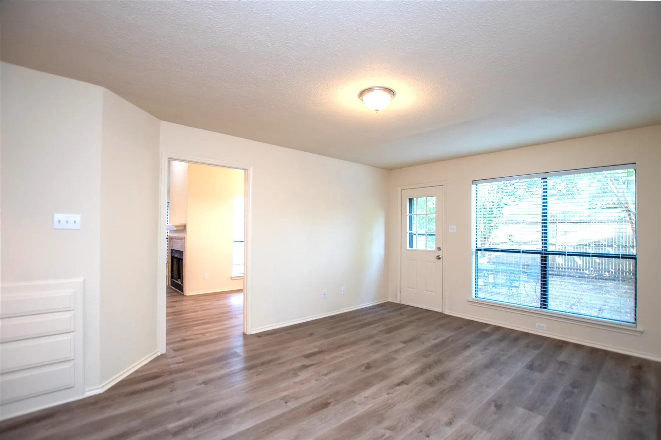 Single Family Residence For Sale in Collin County , 3840 Suffolk Lane, Plano, Texas 75023, 3 Bedroom, 3 Bathroom, 2 Garage spaces, 1,779 Sqft, built in 1988, mls#21344075, Real Estate Agent in Plano, Homes For Sale in Collin county, Homes For Sale in Plano, Realtor in Plano Texas, Real Estate Brokerage Independent Realty Texas, Luminita Cordes Realtor