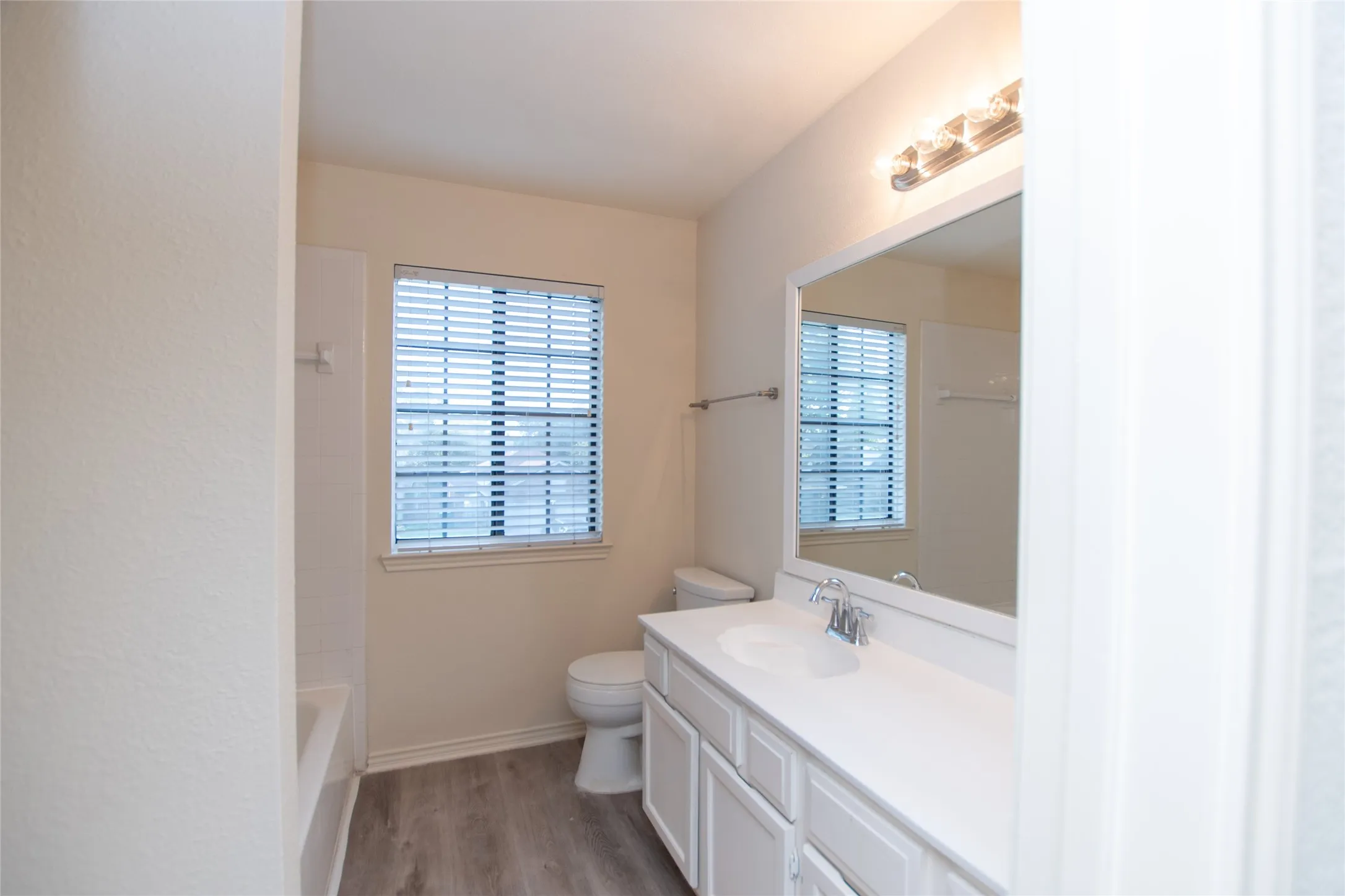 Single Family Residence For Sale in Collin County , 3840 Suffolk Lane, Plano, Texas 75023, 3 Bedroom, 3 Bathroom, 2 Garage spaces, 1,779 Sqft, built in 1988, mls#21344075, Real Estate Agent in Plano, Homes For Sale in Collin county, Homes For Sale in Plano, Realtor in Plano Texas, Real Estate Brokerage Independent Realty Texas, Luminita Cordes Realtor