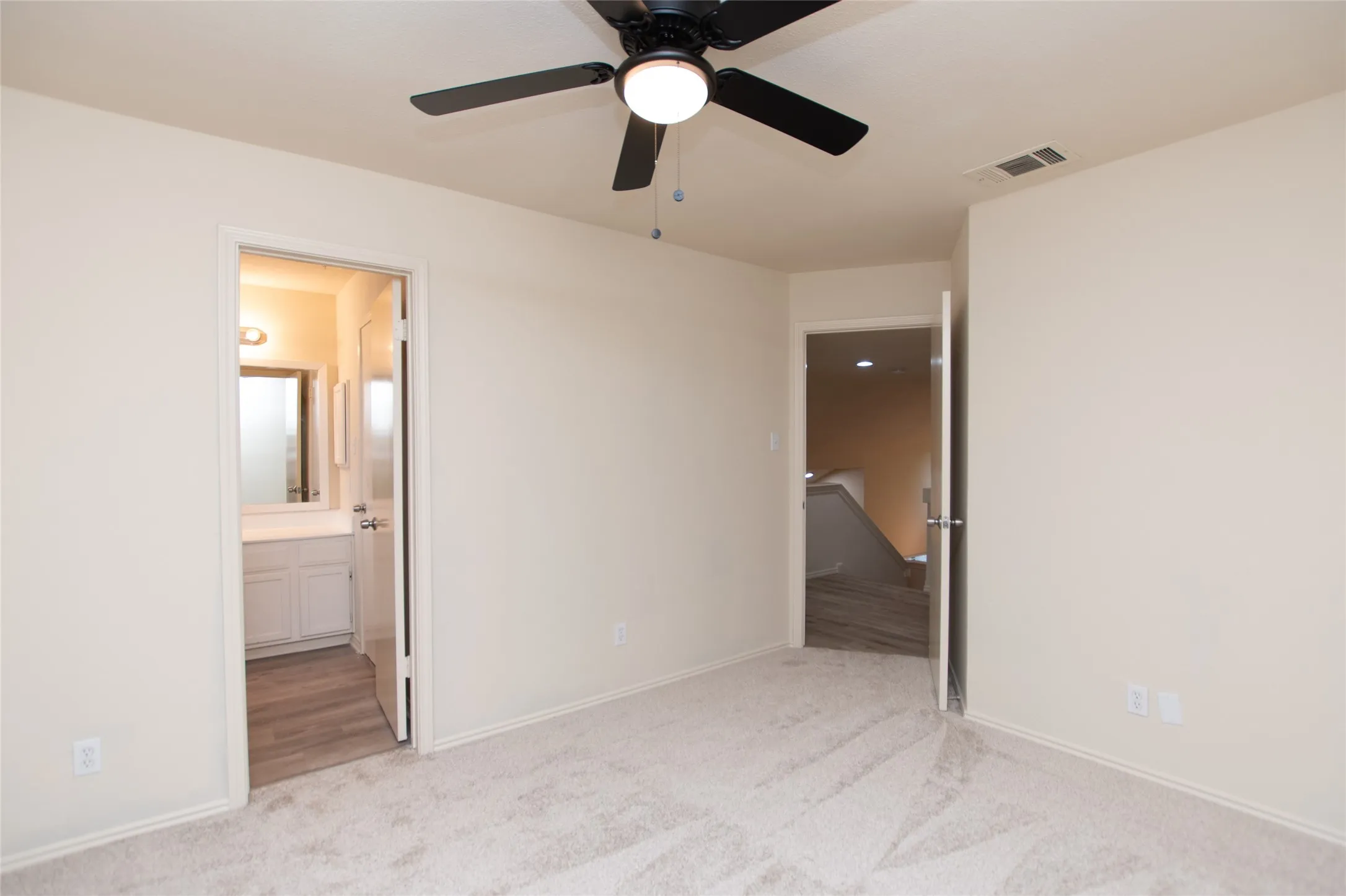 Single Family Residence For Sale in Collin County , 3840 Suffolk Lane, Plano, Texas 75023, 3 Bedroom, 3 Bathroom, 2 Garage spaces, 1,779 Sqft, built in 1988, mls#21344075, Real Estate Agent in Plano, Homes For Sale in Collin county, Homes For Sale in Plano, Realtor in Plano Texas, Real Estate Brokerage Independent Realty Texas, Luminita Cordes Realtor