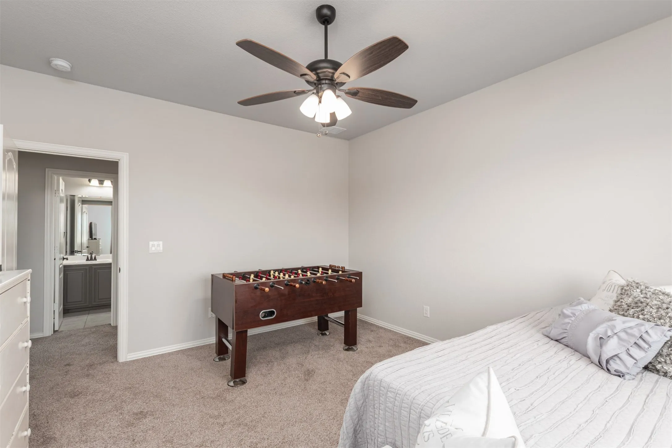 Large Bedroom #4