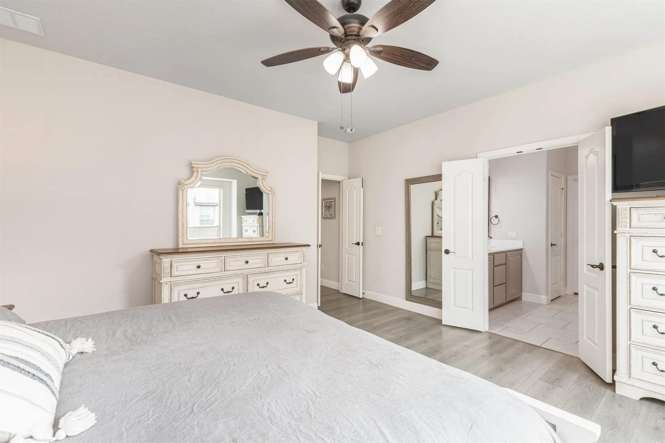Single Family Residence For Sale in Rockwall County , 2014 Slow Stream Drive, Royse City, Texas 75189, 5 Bedroom, 4 Bathroom, 3 Garage spaces, 3,305 Sqft, built in 2019, mls#21341777, Real Estate Agent in Royse City, Homes For Sale in Rockwall county, Homes For Sale in Royse City, Realtor in Royse City Texas, Real Estate Brokerage Independent Realty Texas, Luminita Cordes Realtor