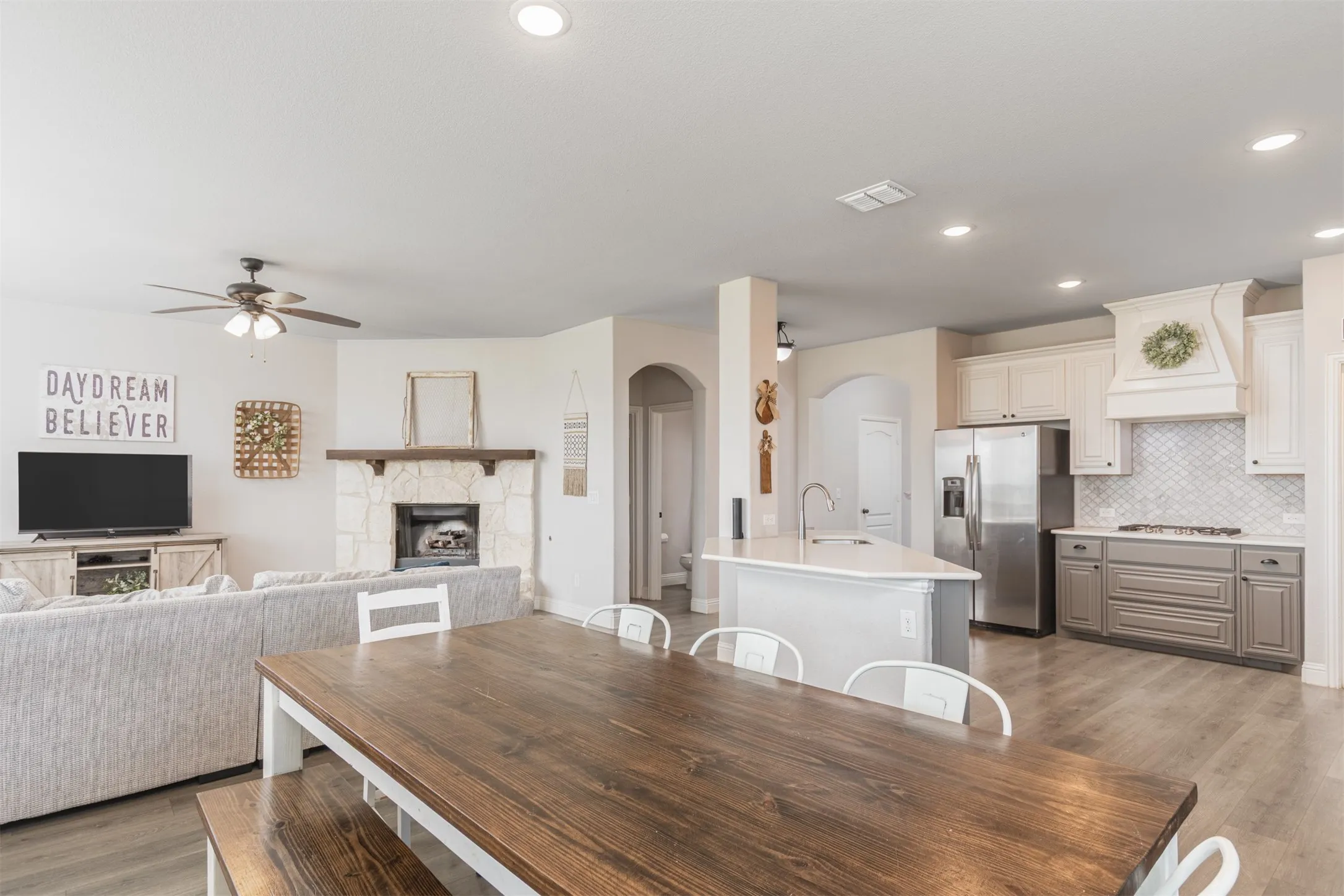 Single Family Residence For Sale in Rockwall County , 2014 Slow Stream Drive, Royse City, Texas 75189, 5 Bedroom, 4 Bathroom, 3 Garage spaces, 3,305 Sqft, built in 2019, mls#21341777, Real Estate Agent in Royse City, Homes For Sale in Rockwall county, Homes For Sale in Royse City, Realtor in Royse City Texas, Real Estate Brokerage Independent Realty Texas, Luminita Cordes Realtor