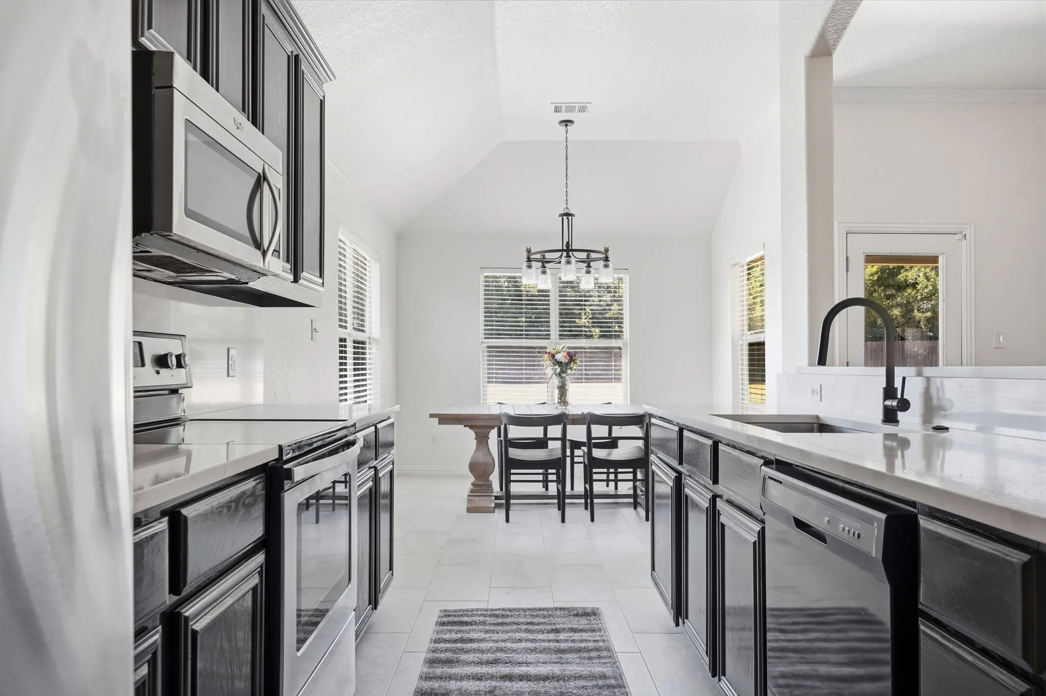Single Family Residence For Sale in Denton County , 780 Countryside Drive, Aubrey, Texas 76227, 3 Bedroom, 2 Bathroom, 2 Garage spaces, 1,541 Sqft, built in 2013, mls#21342971, Real Estate Agent in Aubrey, Homes For Sale in Denton county, Homes For Sale in Aubrey, Realtor in Aubrey Texas, Real Estate Brokerage Independent Realty Texas, Luminita Cordes Realtor