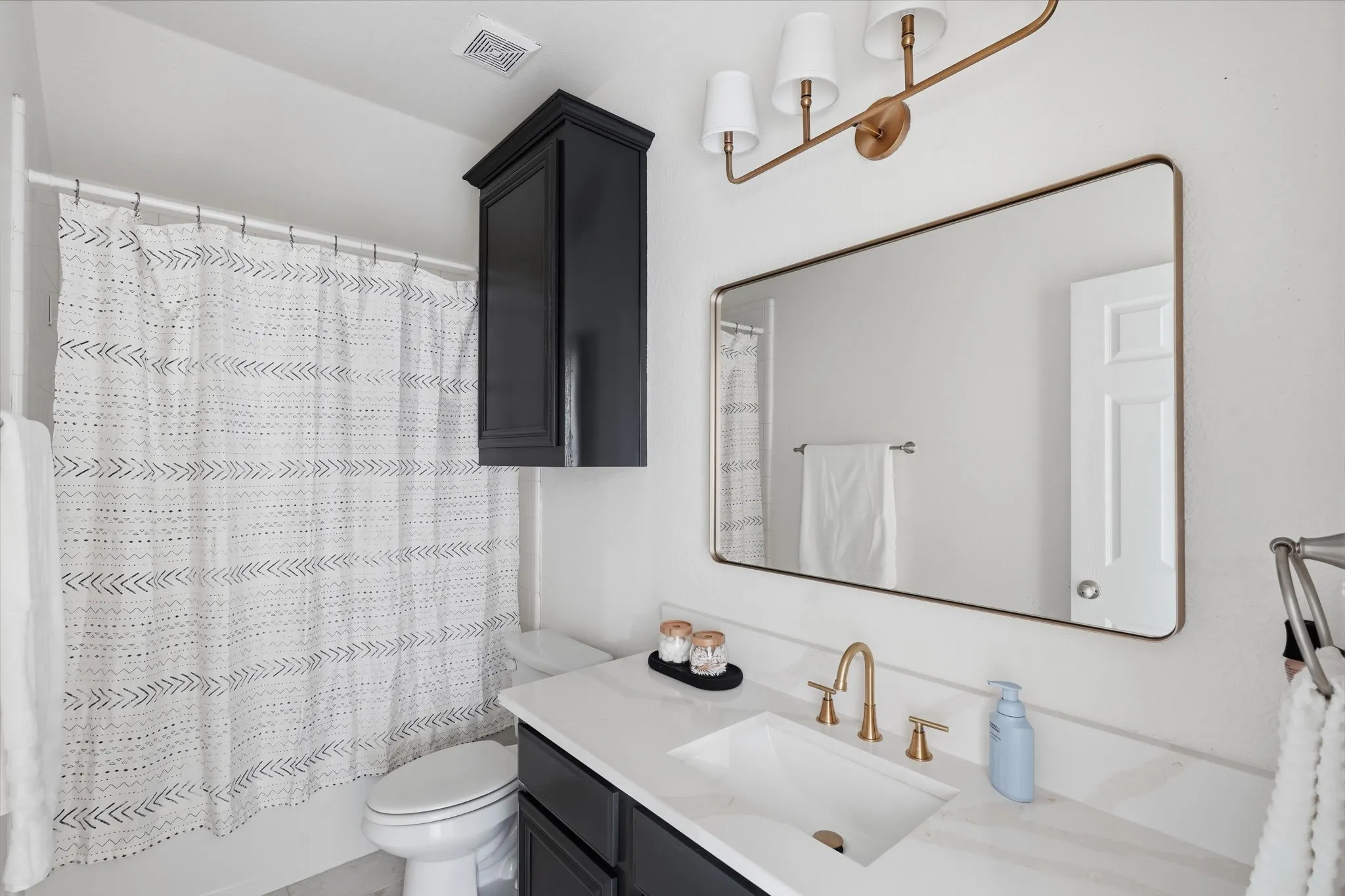Single Family Residence For Sale in Denton County , 780 Countryside Drive, Aubrey, Texas 76227, 3 Bedroom, 2 Bathroom, 2 Garage spaces, 1,541 Sqft, built in 2013, mls#21342971, Real Estate Agent in Aubrey, Homes For Sale in Denton county, Homes For Sale in Aubrey, Realtor in Aubrey Texas, Real Estate Brokerage Independent Realty Texas, Luminita Cordes Realtor