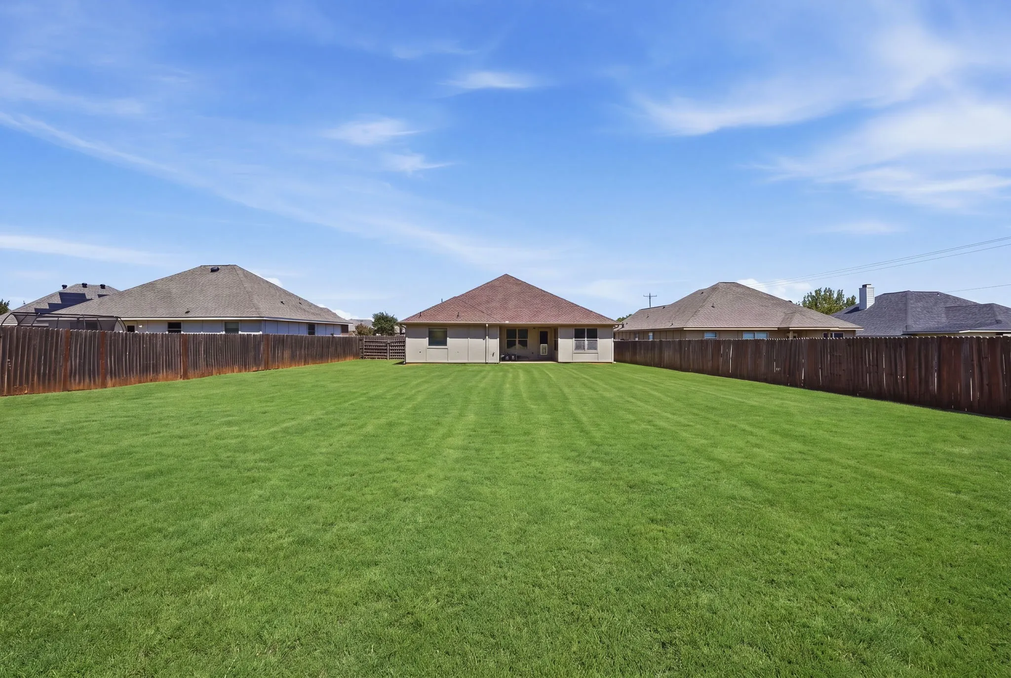Single Family Residence For Sale in Denton County , 780 Countryside Drive, Aubrey, Texas 76227, 3 Bedroom, 2 Bathroom, 2 Garage spaces, 1,541 Sqft, built in 2013, mls#21342971, Real Estate Agent in Aubrey, Homes For Sale in Denton county, Homes For Sale in Aubrey, Realtor in Aubrey Texas, Real Estate Brokerage Independent Realty Texas, Luminita Cordes Realtor
