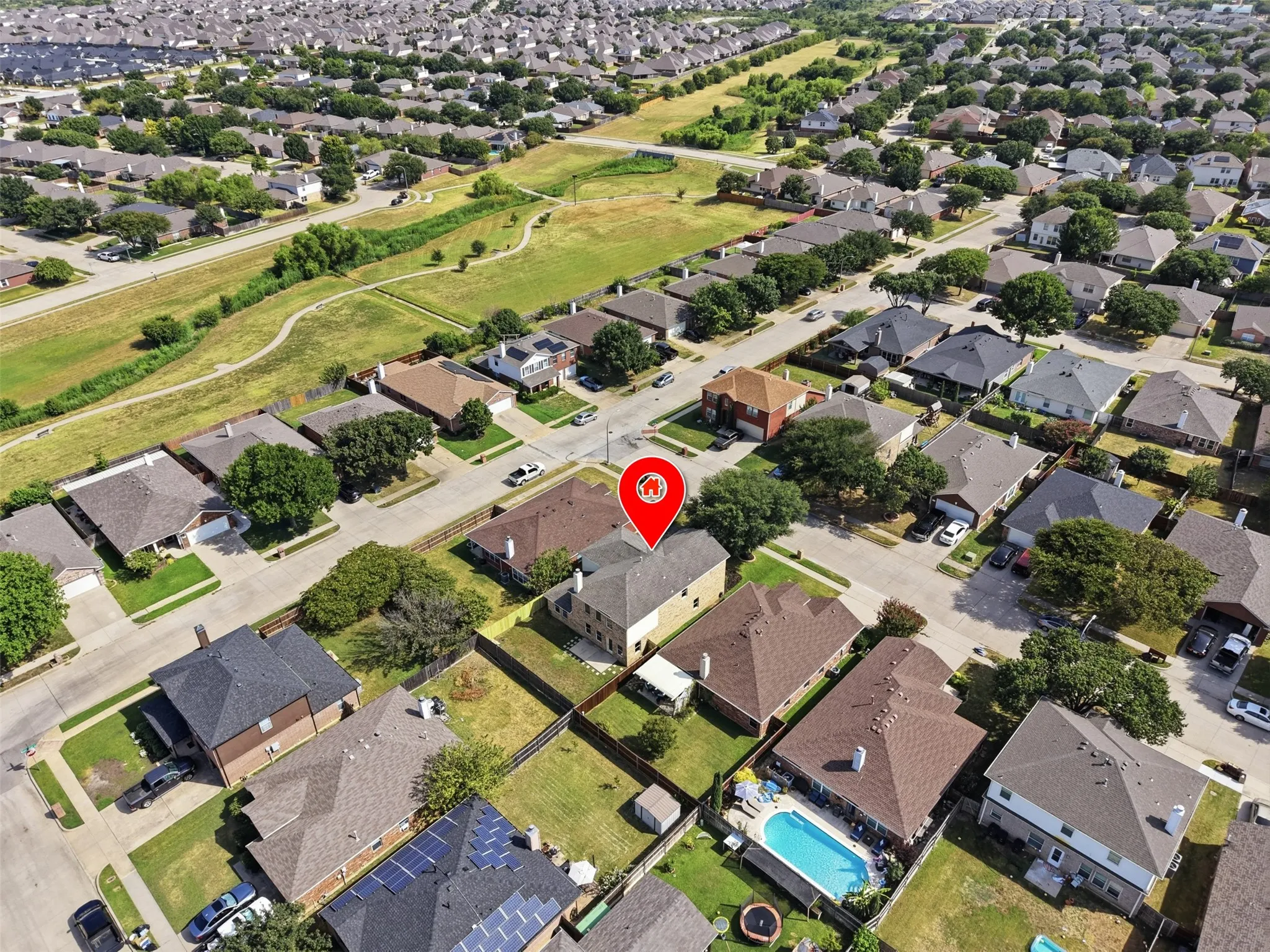 Single Family Residence For Sale in Tarrant County , 1445 Broken Spoke Court, Fort Worth, Texas 76131, 5 Bedroom, 3 Bathroom, 2 Garage spaces, 2,831 Sqft, built in 2002, mls#21345268, Real Estate Agent in Fort Worth, Homes For Sale in Tarrant county, Homes For Sale in Fort Worth, Realtor in Fort Worth Texas, Real Estate Brokerage Independent Realty Texas, Luminita Cordes Realtor