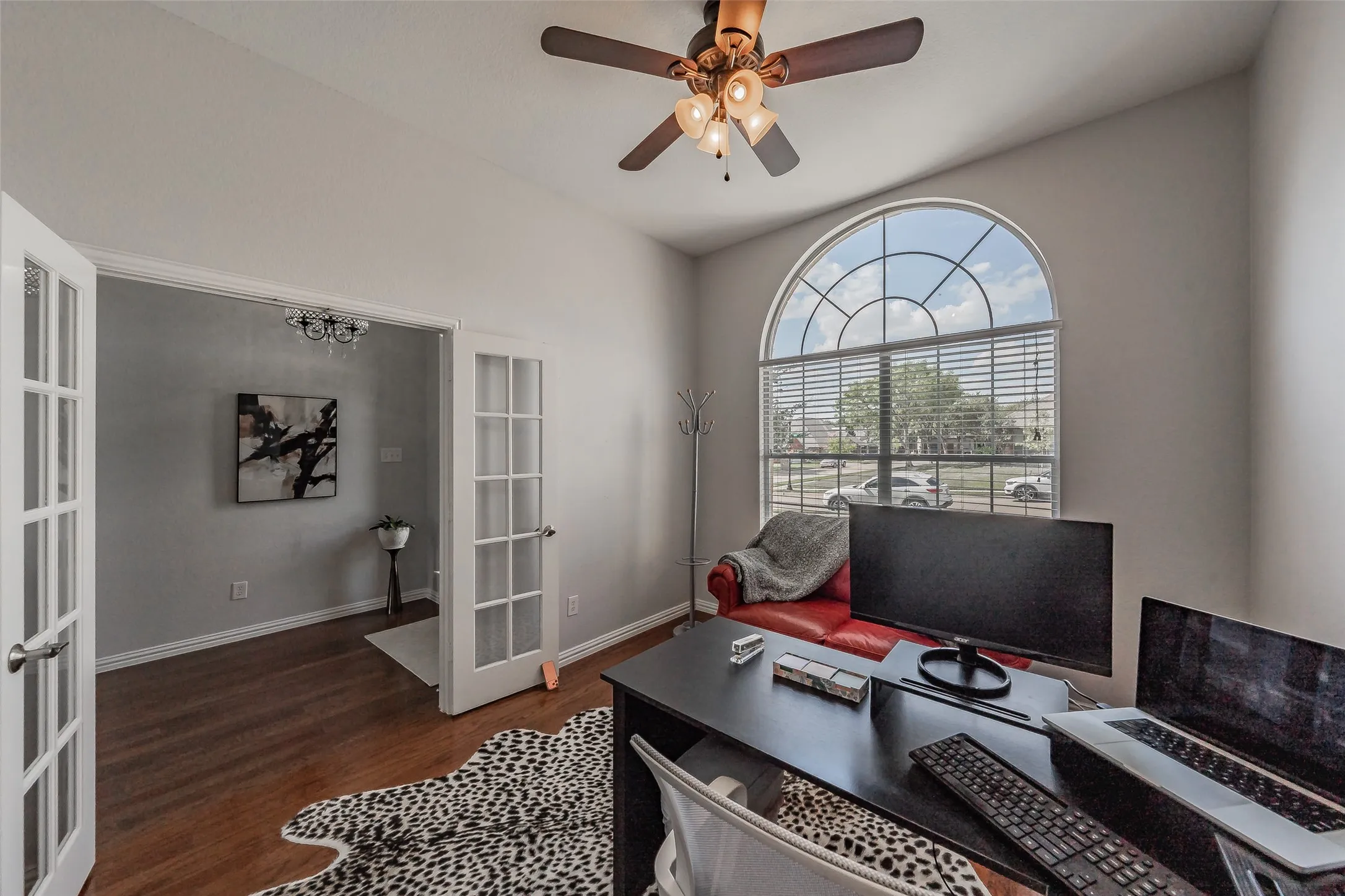 Single Family Residence For Sale in Tarrant County , 10100 Renwick Cove, Fort Worth, Texas 76244, 3 Bedroom, 2 Bathroom, 2 Garage spaces, 2,499 Sqft, built in 2006, mls#21345225, Real Estate Agent in Fort Worth, Homes For Sale in Tarrant county, Homes For Sale in Fort Worth, Realtor in Fort Worth Texas, Real Estate Brokerage Independent Realty Texas, Luminita Cordes Realtor