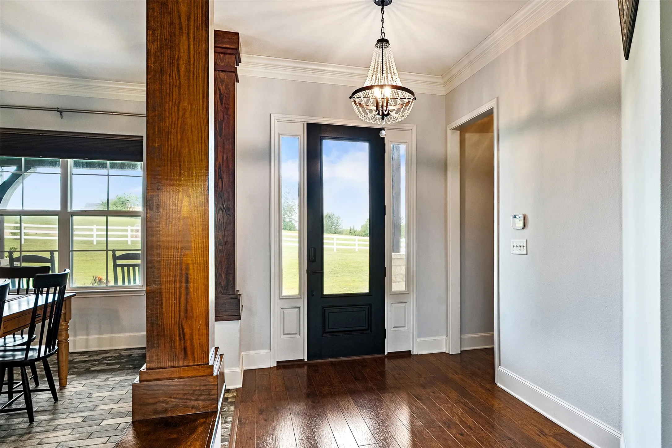 Single Family Residence For Sale in Henderson County , 6870 Shore Crest Way, Athens, Texas 75752, 3 Bedroom, 4 Bathroom, 3 Garage spaces, 2,107 Sqft, built in 2016, mls#21345231, Real Estate Agent in Athens, Homes For Sale in Henderson county, Homes For Sale in Athens, Realtor in Athens Texas, Real Estate Brokerage Independent Realty Texas, Luminita Cordes Realtor