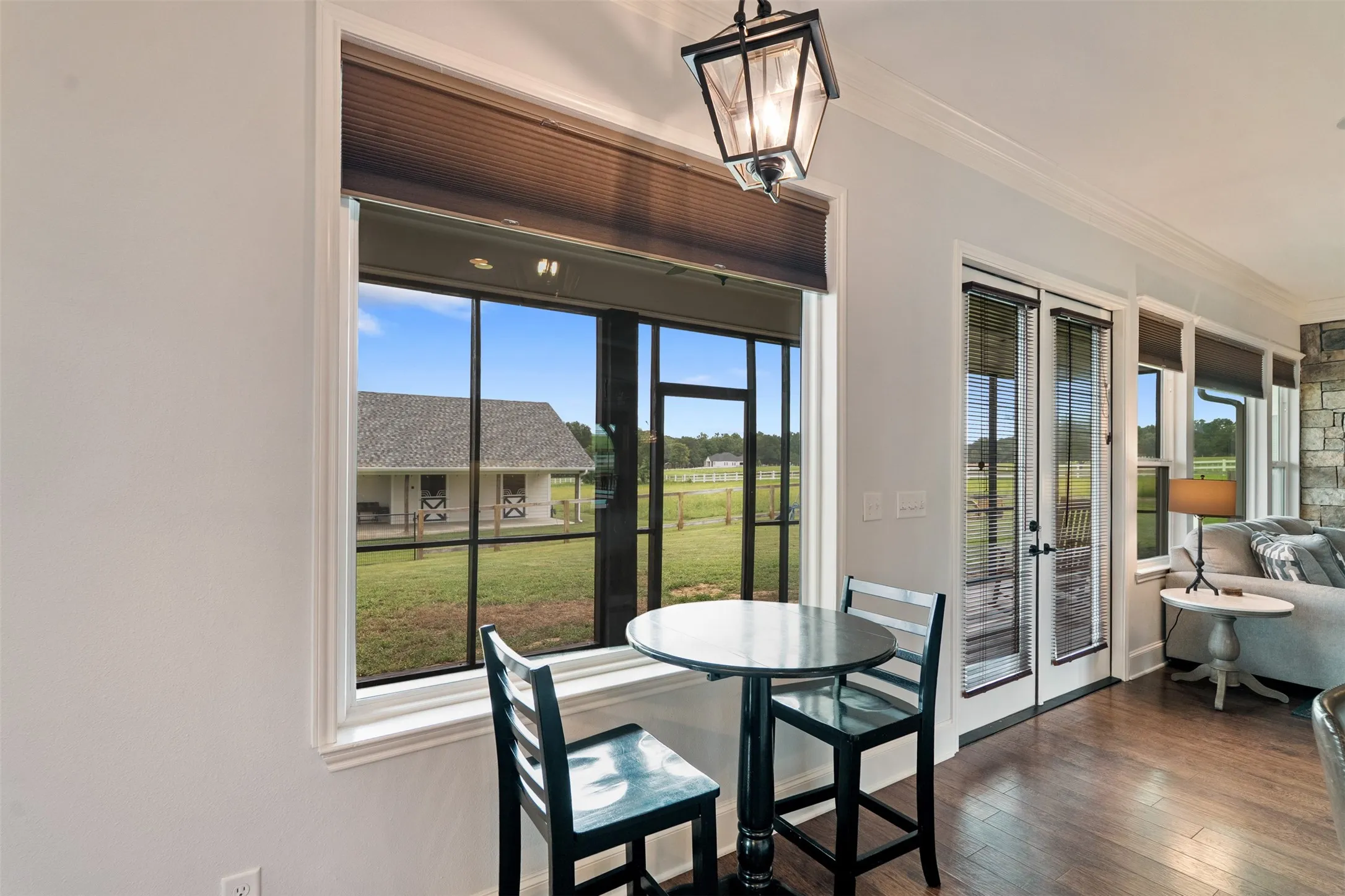 Single Family Residence For Sale in Henderson County , 6870 Shore Crest Way, Athens, Texas 75752, 3 Bedroom, 4 Bathroom, 3 Garage spaces, 2,107 Sqft, built in 2016, mls#21345231, Real Estate Agent in Athens, Homes For Sale in Henderson county, Homes For Sale in Athens, Realtor in Athens Texas, Real Estate Brokerage Independent Realty Texas, Luminita Cordes Realtor
