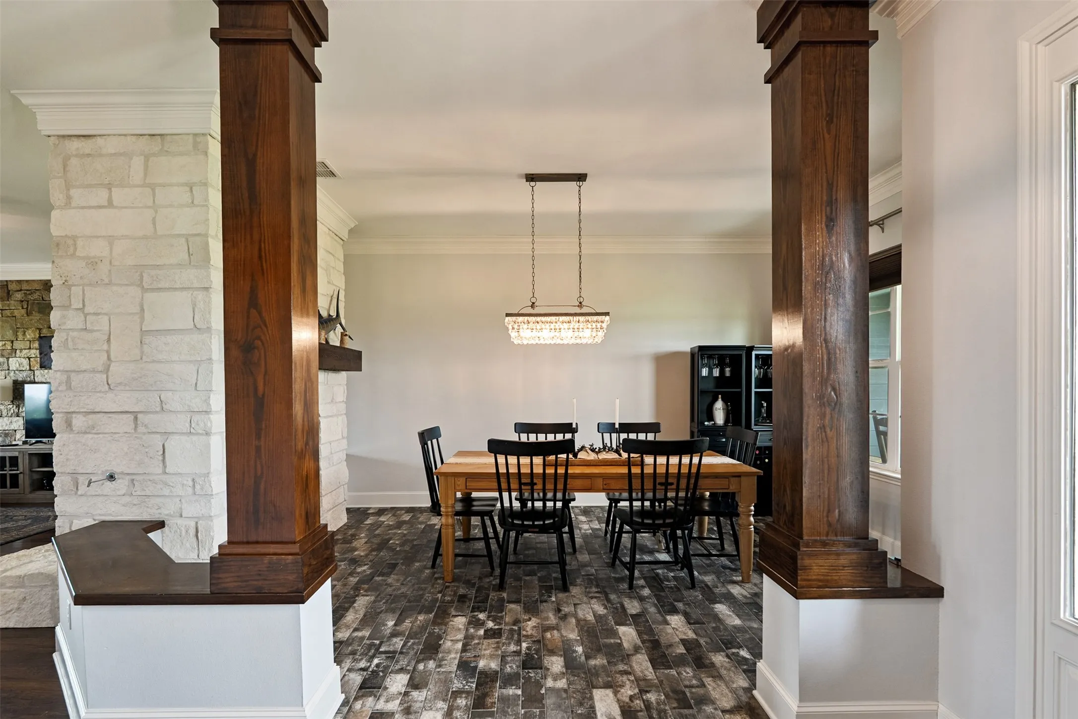 Single Family Residence For Sale in Henderson County , 6870 Shore Crest Way, Athens, Texas 75752, 3 Bedroom, 4 Bathroom, 3 Garage spaces, 2,107 Sqft, built in 2016, mls#21345231, Real Estate Agent in Athens, Homes For Sale in Henderson county, Homes For Sale in Athens, Realtor in Athens Texas, Real Estate Brokerage Independent Realty Texas, Luminita Cordes Realtor