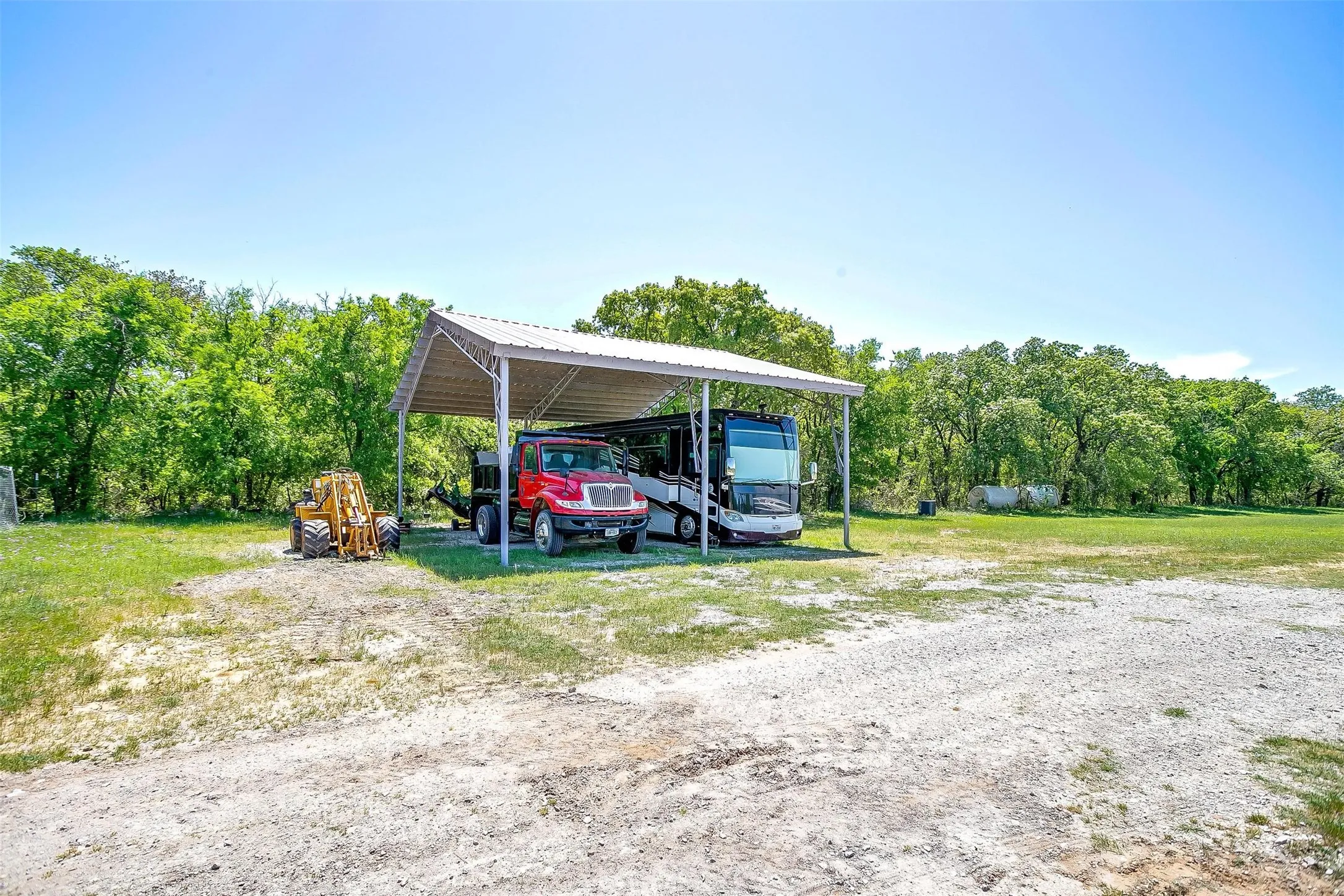 Farm For Sale in Wise County , 1460 Ross Lane, Springtown, Texas 76082, 7 Bedrooms, 6 Bathrooms, 4 Garage spaces, 4,640 Sqft, built in 2018, Price $3,400,000, mls#21345289, Real Estate Agent in Springtown, Homes For Sale in Wise county, Homes For Sale in Springtown, Realtor in Springtown Texas, Real Estate Brokerage Independent Realty Texas, Luminita Cordes Realtor