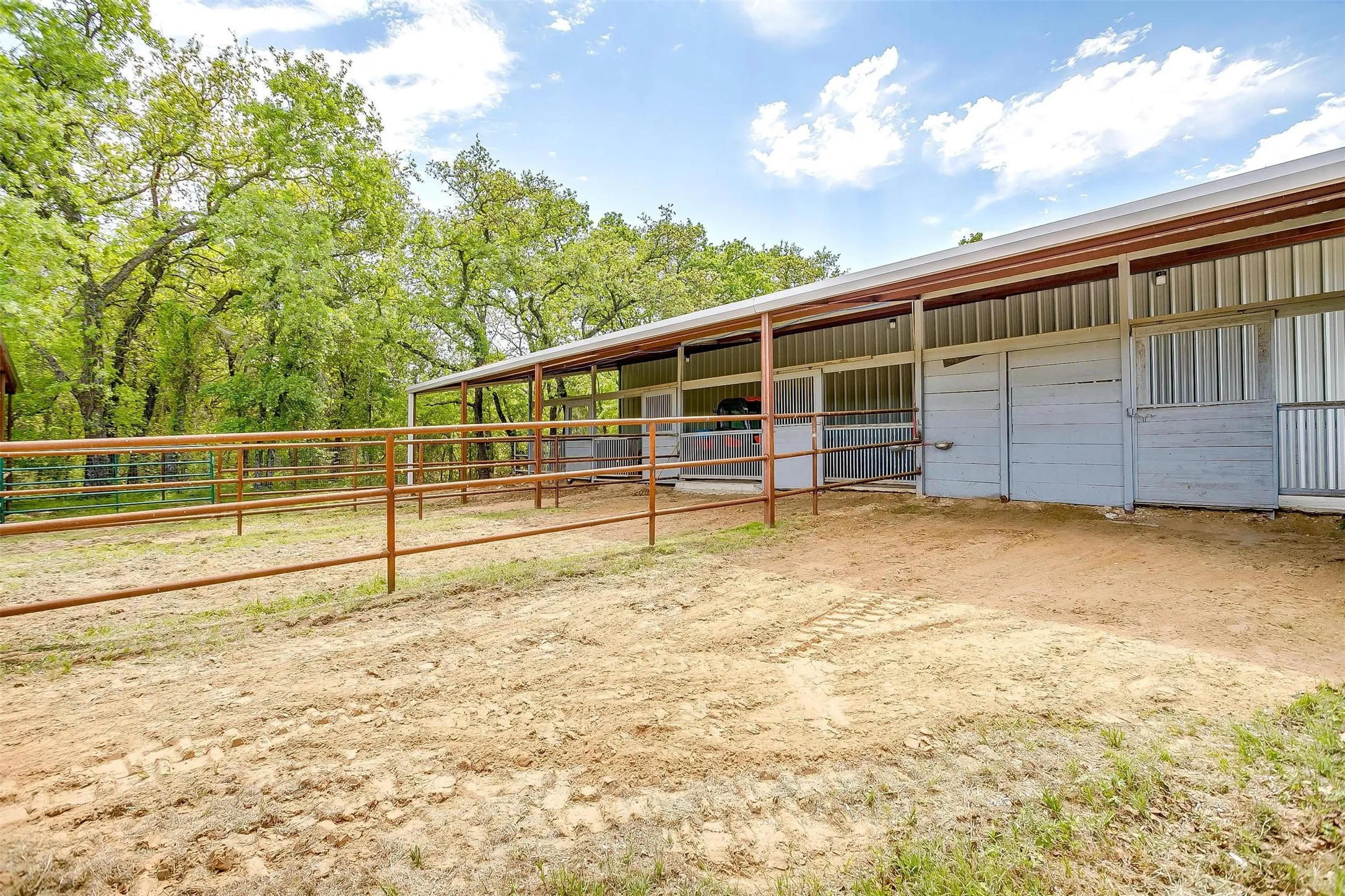 Farm For Sale in Wise County , 1460 Ross Lane, Springtown, Texas 76082, 7 Bedrooms, 6 Bathrooms, 4 Garage spaces, 4,640 Sqft, built in 2018, Price $3,400,000, mls#21345289, Real Estate Agent in Springtown, Homes For Sale in Wise county, Homes For Sale in Springtown, Realtor in Springtown Texas, Real Estate Brokerage Independent Realty Texas, Luminita Cordes Realtor