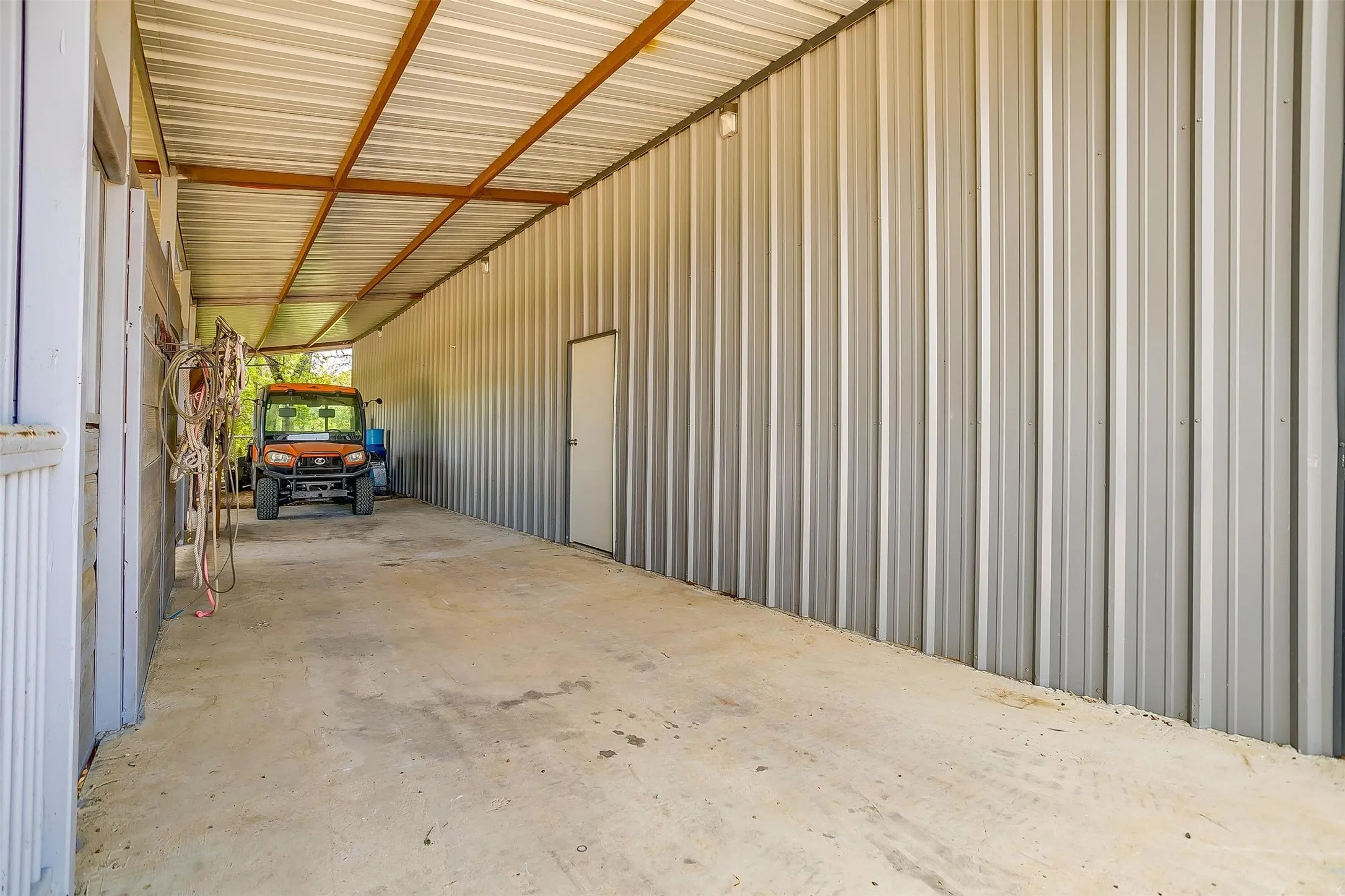 Farm For Sale in Wise County , 1460 Ross Lane, Springtown, Texas 76082, 7 Bedrooms, 6 Bathrooms, 4 Garage spaces, 4,640 Sqft, built in 2018, Price $3,400,000, mls#21345289, Real Estate Agent in Springtown, Homes For Sale in Wise county, Homes For Sale in Springtown, Realtor in Springtown Texas, Real Estate Brokerage Independent Realty Texas, Luminita Cordes Realtor