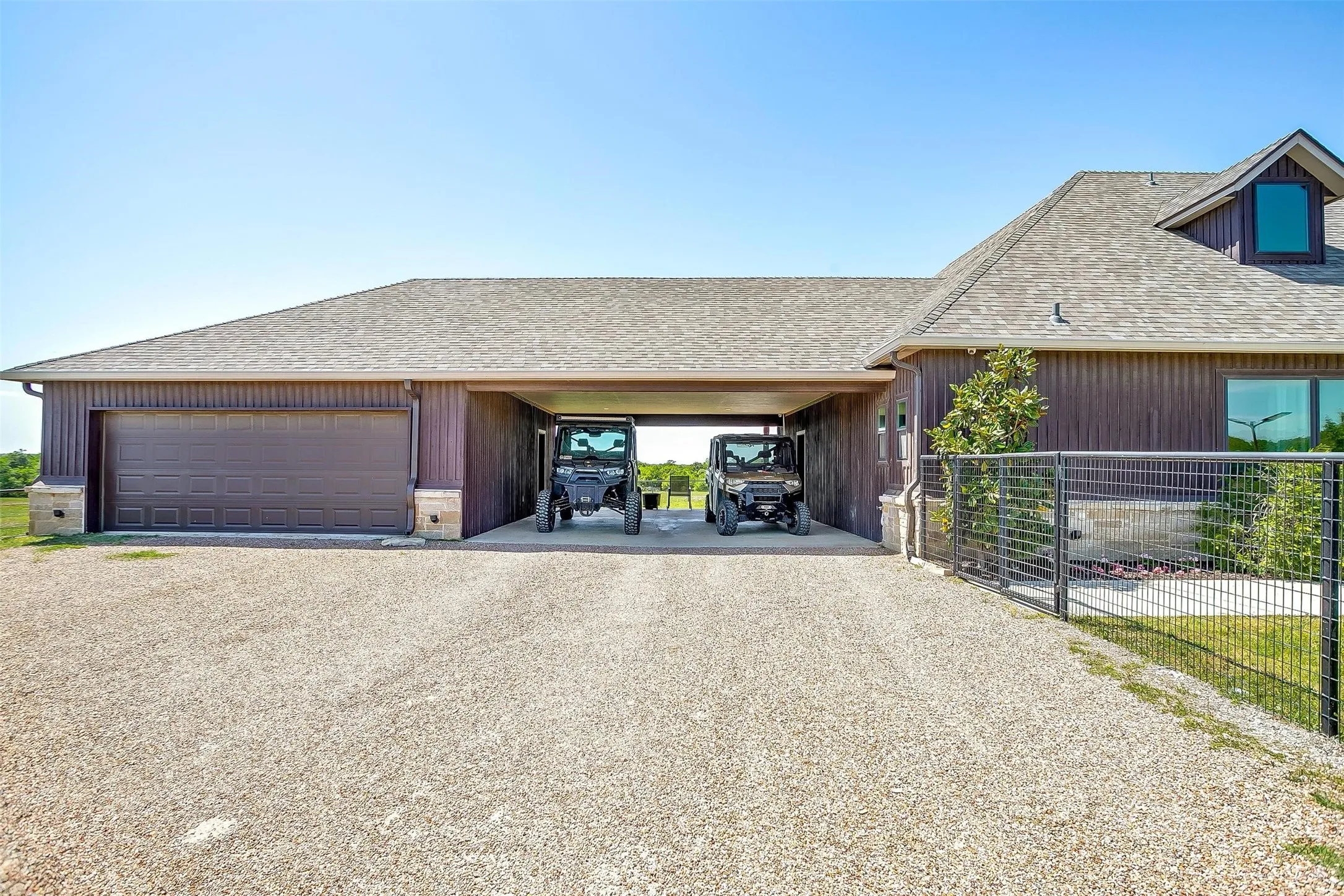 Farm For Sale in Wise County , 1460 Ross Lane, Springtown, Texas 76082, 7 Bedrooms, 6 Bathrooms, 4 Garage spaces, 4,640 Sqft, built in 2018, Price $3,400,000, mls#21345289, Real Estate Agent in Springtown, Homes For Sale in Wise county, Homes For Sale in Springtown, Realtor in Springtown Texas, Real Estate Brokerage Independent Realty Texas, Luminita Cordes Realtor