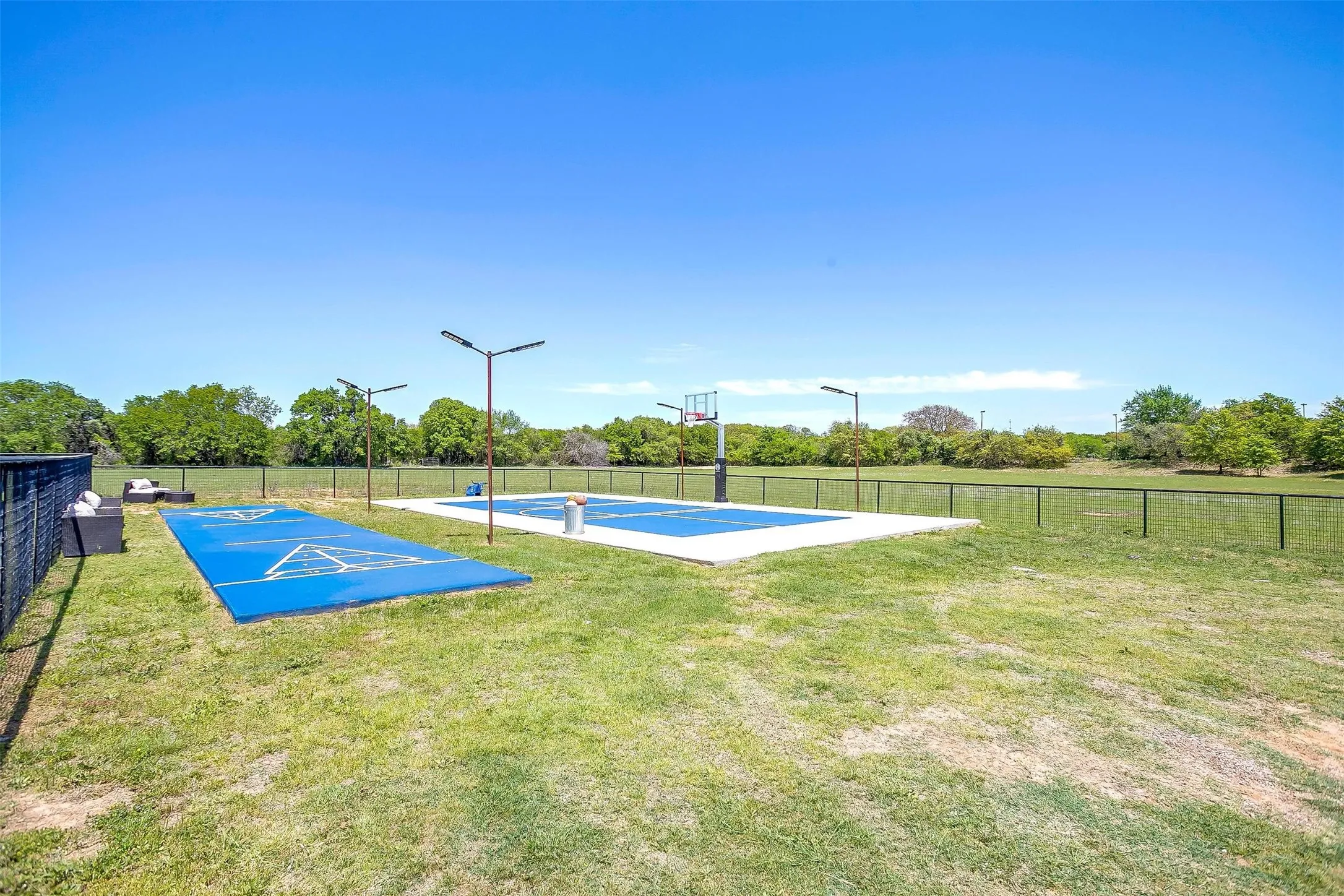 Farm For Sale in Wise County , 1460 Ross Lane, Springtown, Texas 76082, 7 Bedrooms, 6 Bathrooms, 4 Garage spaces, 4,640 Sqft, built in 2018, Price $3,400,000, mls#21345289, Real Estate Agent in Springtown, Homes For Sale in Wise county, Homes For Sale in Springtown, Realtor in Springtown Texas, Real Estate Brokerage Independent Realty Texas, Luminita Cordes Realtor