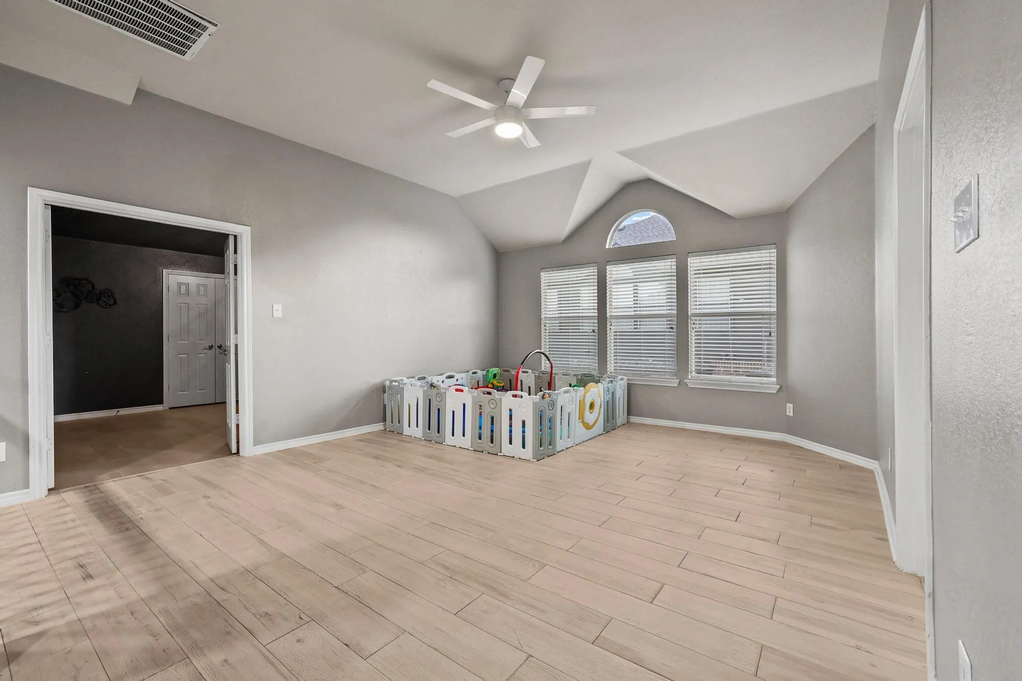 Single Family Residence For Sale in Collin County , 503 Connemara Court, Celina, Texas 75009, 5 Bedroom, 4 Bathroom, 3 Garage spaces, 3,657 Sqft, built in 2006, mls#21343103, Real Estate Agent in Celina, Homes For Sale in Collin county, Homes For Sale in Celina, Realtor in Celina Texas, Real Estate Brokerage Independent Realty Texas, Luminita Cordes Realtor