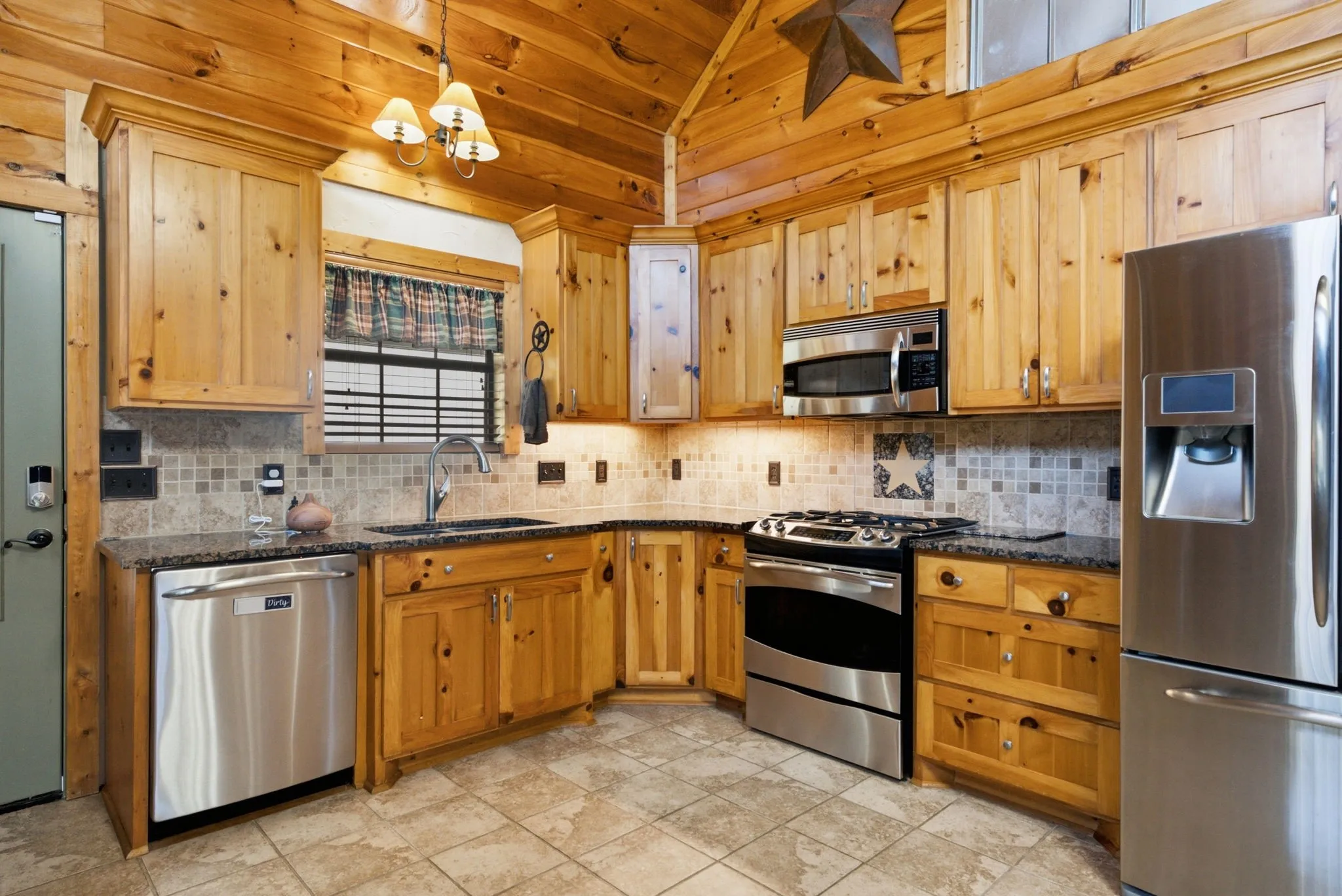 Single Family Residence For Sale in Wood County , 271 County Road 1559, Alba, Texas 75410, 3 Bedroom, 3 Bathroom, 2 Garage spaces, 1,914 Sqft, built in 2006, mls#21338612, Real Estate Agent in Alba, Homes For Sale in Wood county, Homes For Sale in Alba, Realtor in Alba Texas, Real Estate Brokerage Independent Realty Texas, Luminita Cordes Realtor