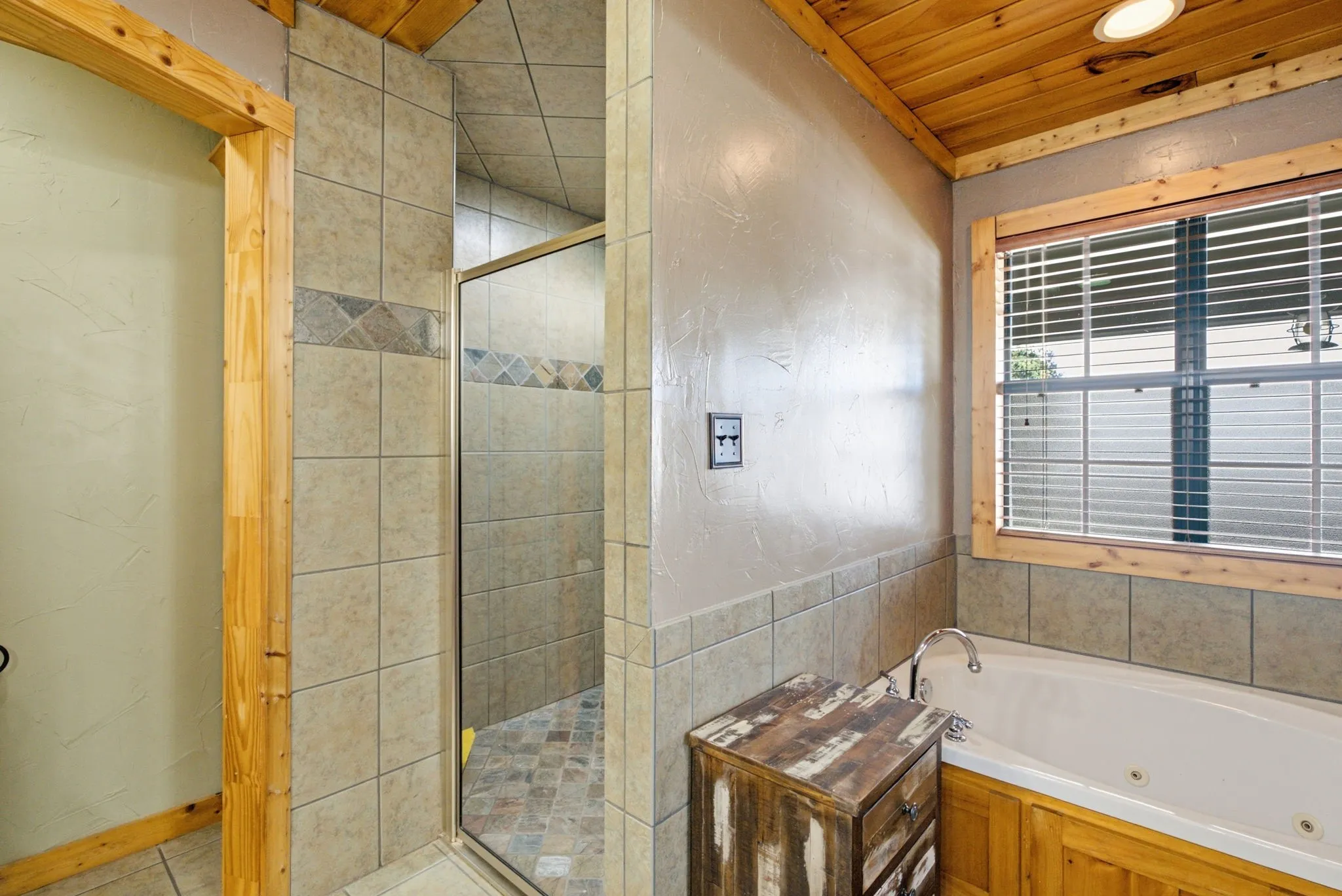 Single Family Residence For Sale in Wood County , 271 County Road 1559, Alba, Texas 75410, 3 Bedroom, 3 Bathroom, 2 Garage spaces, 1,914 Sqft, built in 2006, mls#21338612, Real Estate Agent in Alba, Homes For Sale in Wood county, Homes For Sale in Alba, Realtor in Alba Texas, Real Estate Brokerage Independent Realty Texas, Luminita Cordes Realtor