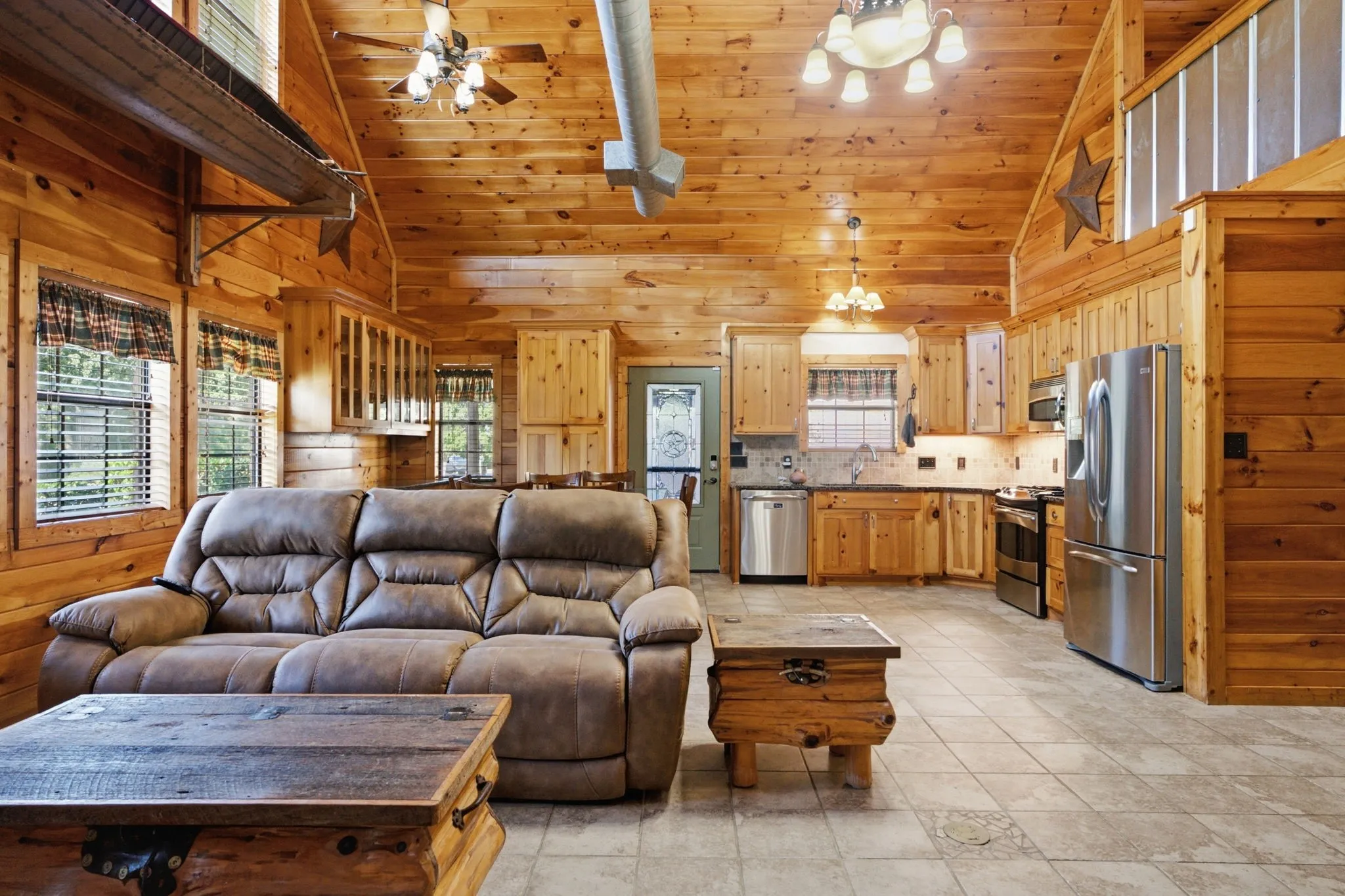 Single Family Residence For Sale in Wood County , 271 County Road 1559, Alba, Texas 75410, 3 Bedroom, 3 Bathroom, 2 Garage spaces, 1,914 Sqft, built in 2006, mls#21338612, Real Estate Agent in Alba, Homes For Sale in Wood county, Homes For Sale in Alba, Realtor in Alba Texas, Real Estate Brokerage Independent Realty Texas, Luminita Cordes Realtor