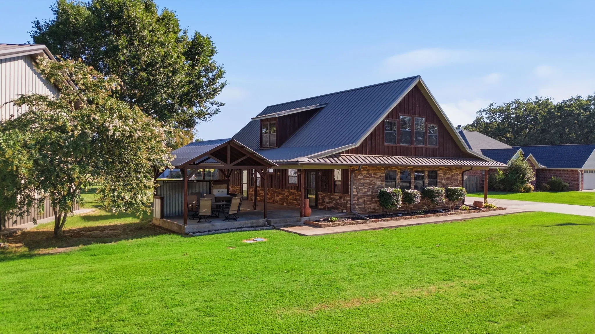 Single Family Residence For Sale in Wood County , 271 County Road 1559, Alba, Texas 75410, 3 Bedroom, 3 Bathroom, 2 Garage spaces, 1,914 Sqft, built in 2006, mls#21338612, Real Estate Agent in Alba, Homes For Sale in Wood county, Homes For Sale in Alba, Realtor in Alba Texas, Real Estate Brokerage Independent Realty Texas, Luminita Cordes Realtor