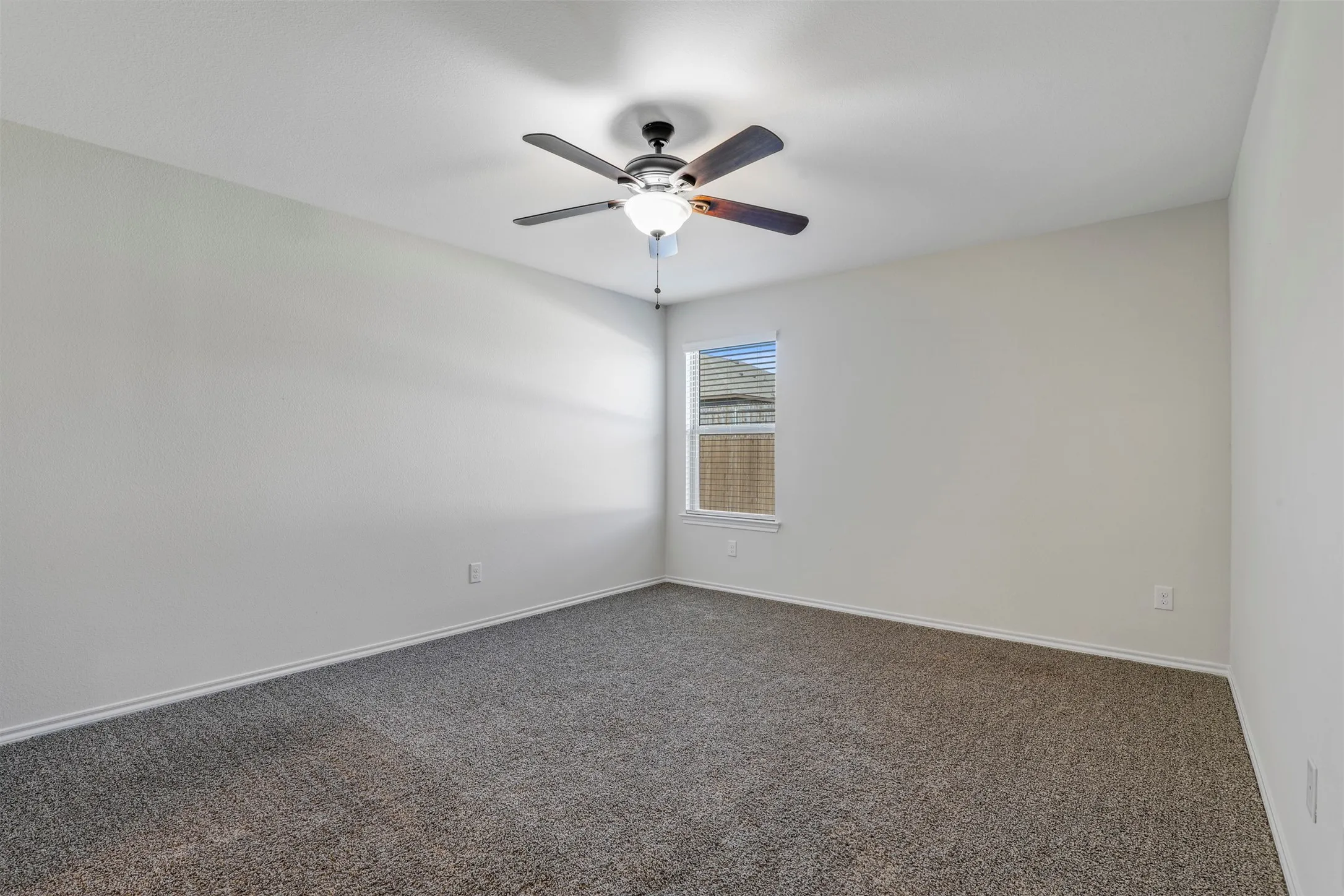 Single Family Residence For Sale in Collin County , 121 Woodland Street, Anna, Texas 75409, 4 Bedroom, 2 Bathroom, 2 Garage spaces, 1,810 Sqft, built in 2019, mls#21345294, Real Estate Agent in Anna, Homes For Sale in Collin county, Homes For Sale in Anna, Realtor in Anna Texas, Real Estate Brokerage Independent Realty Texas, Luminita Cordes Realtor