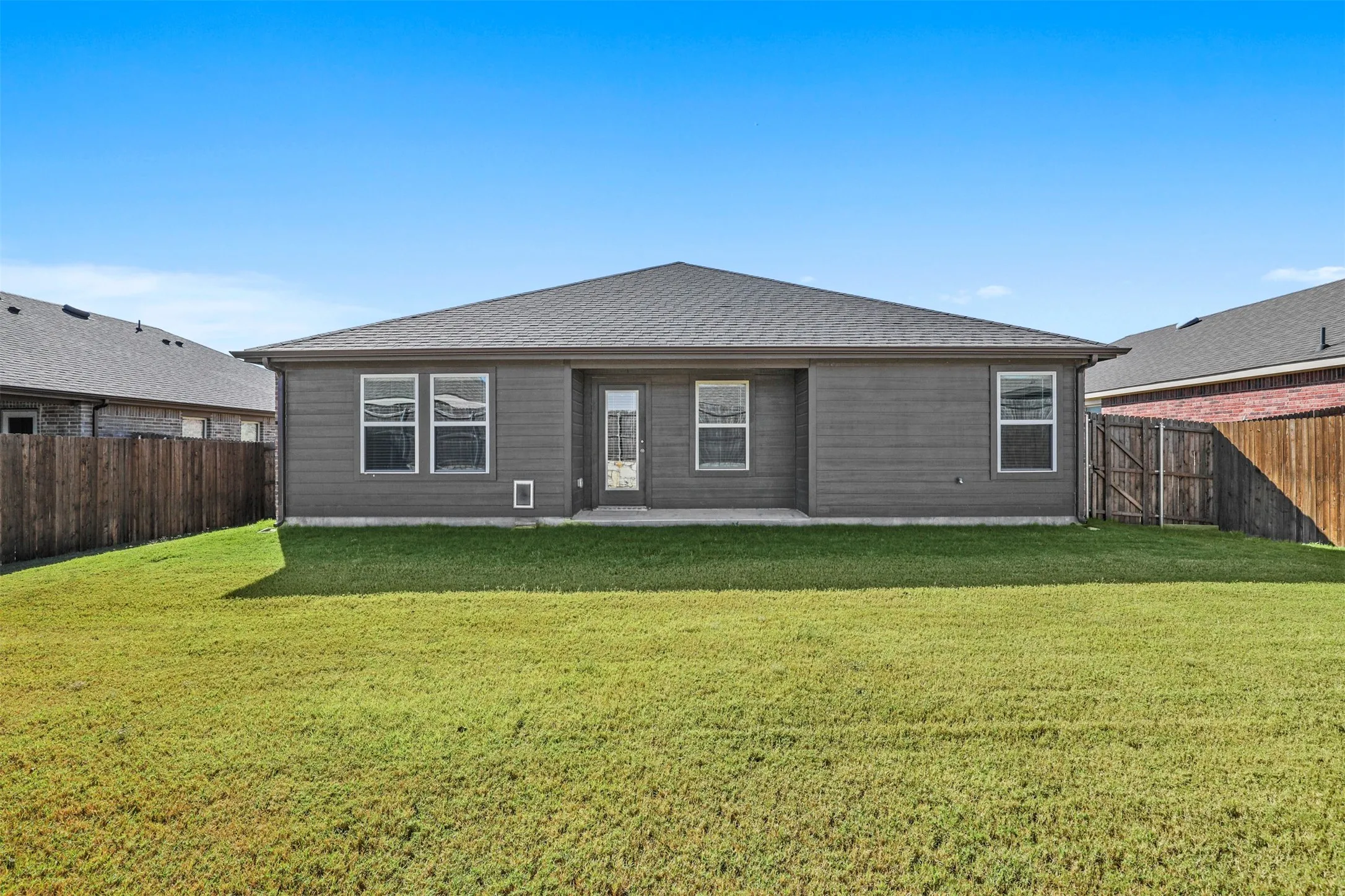 Single Family Residence For Sale in Collin County , 121 Woodland Street, Anna, Texas 75409, 4 Bedroom, 2 Bathroom, 2 Garage spaces, 1,810 Sqft, built in 2019, mls#21345294, Real Estate Agent in Anna, Homes For Sale in Collin county, Homes For Sale in Anna, Realtor in Anna Texas, Real Estate Brokerage Independent Realty Texas, Luminita Cordes Realtor