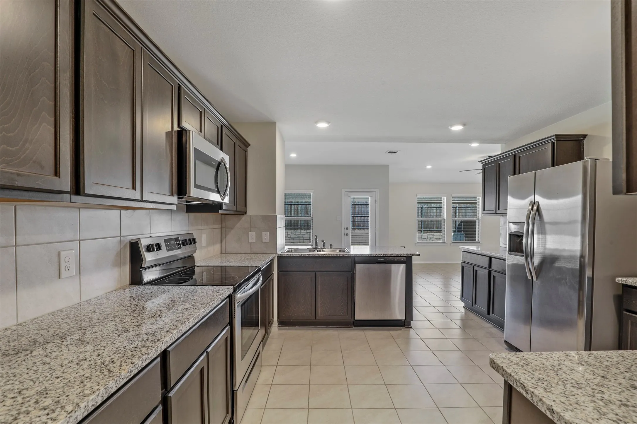 Single Family Residence For Sale in Collin County , 121 Woodland Street, Anna, Texas 75409, 4 Bedroom, 2 Bathroom, 2 Garage spaces, 1,810 Sqft, built in 2019, mls#21345294, Real Estate Agent in Anna, Homes For Sale in Collin county, Homes For Sale in Anna, Realtor in Anna Texas, Real Estate Brokerage Independent Realty Texas, Luminita Cordes Realtor