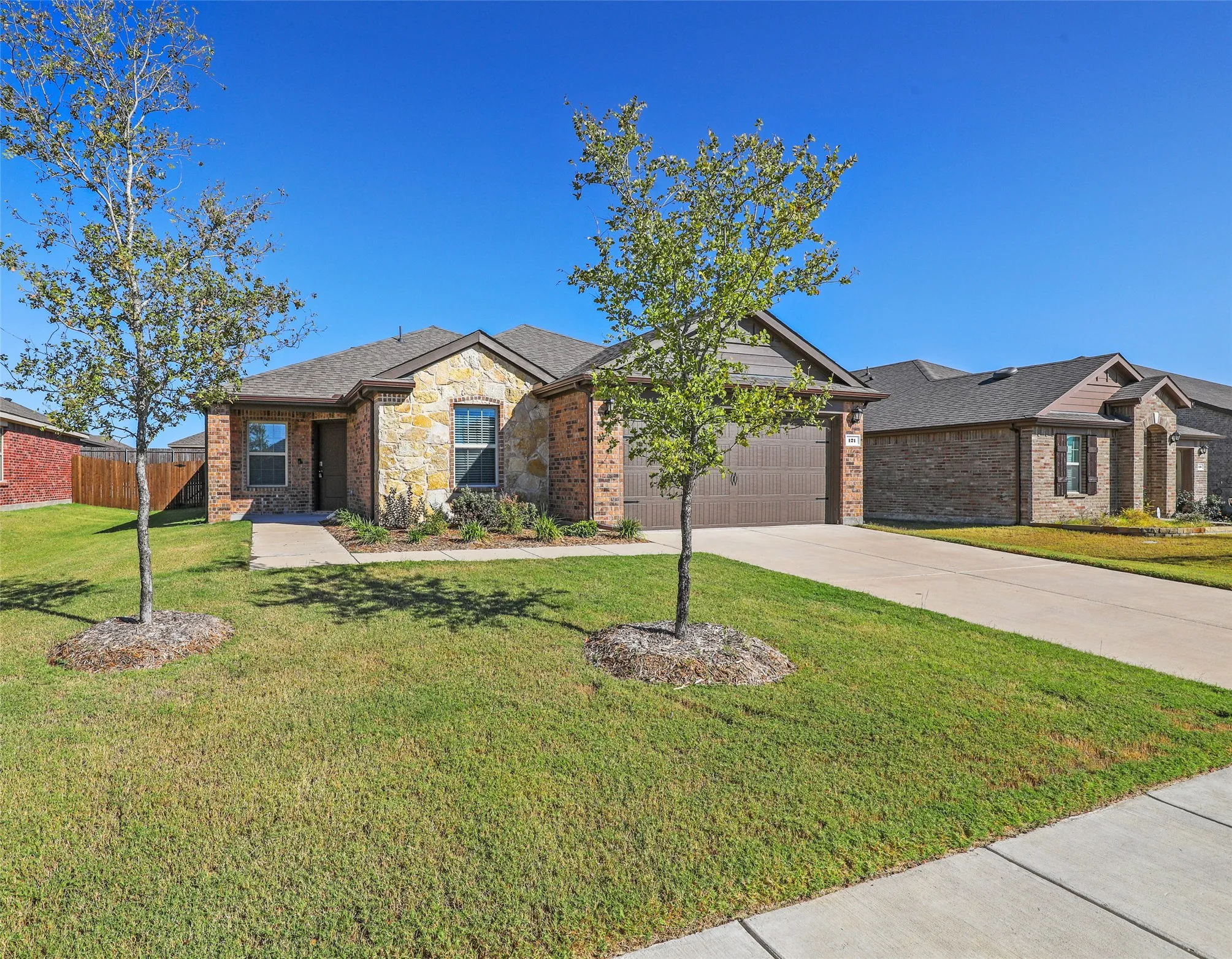 Single Family Residence For Sale in Collin County , 121 Woodland Street, Anna, Texas 75409, 4 Bedroom, 2 Bathroom, 2 Garage spaces, 1,810 Sqft, built in 2019, mls#21345294, Real Estate Agent in Anna, Homes For Sale in Collin county, Homes For Sale in Anna, Realtor in Anna Texas, Real Estate Brokerage Independent Realty Texas, Luminita Cordes Realtor