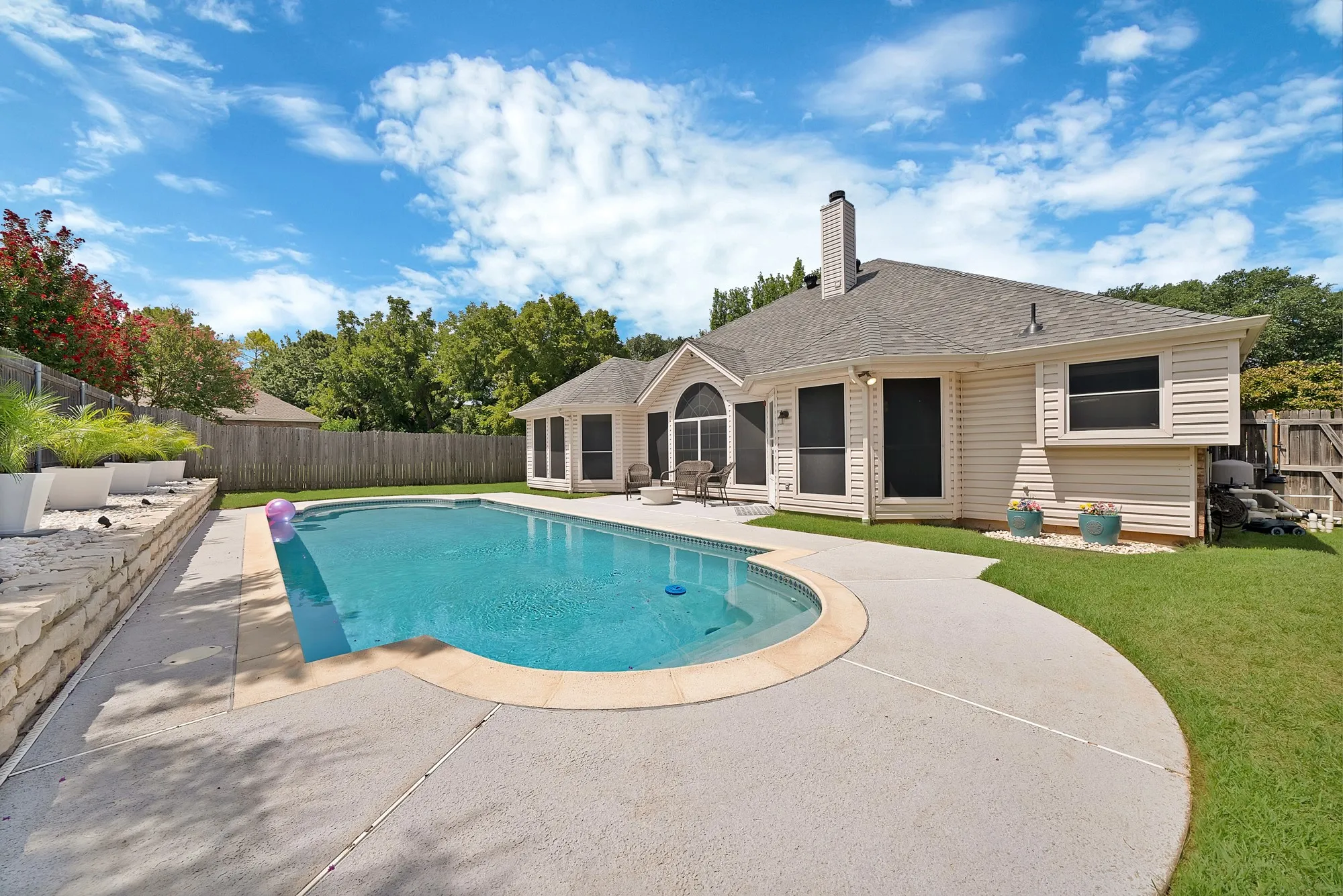 Single Family Residence For Sale in Tarrant County , 409 Bryce Lane, Arlington, Texas 76013, 3 Bedroom, 2 Bathroom, 2 Garage spaces, 1,989 Sqft, built in 1993, mls#21345314, Real Estate Agent in Arlington, Homes For Sale in Tarrant county, Homes For Sale in Arlington, Realtor in Arlington Texas, Real Estate Brokerage Independent Realty Texas, Luminita Cordes Realtor