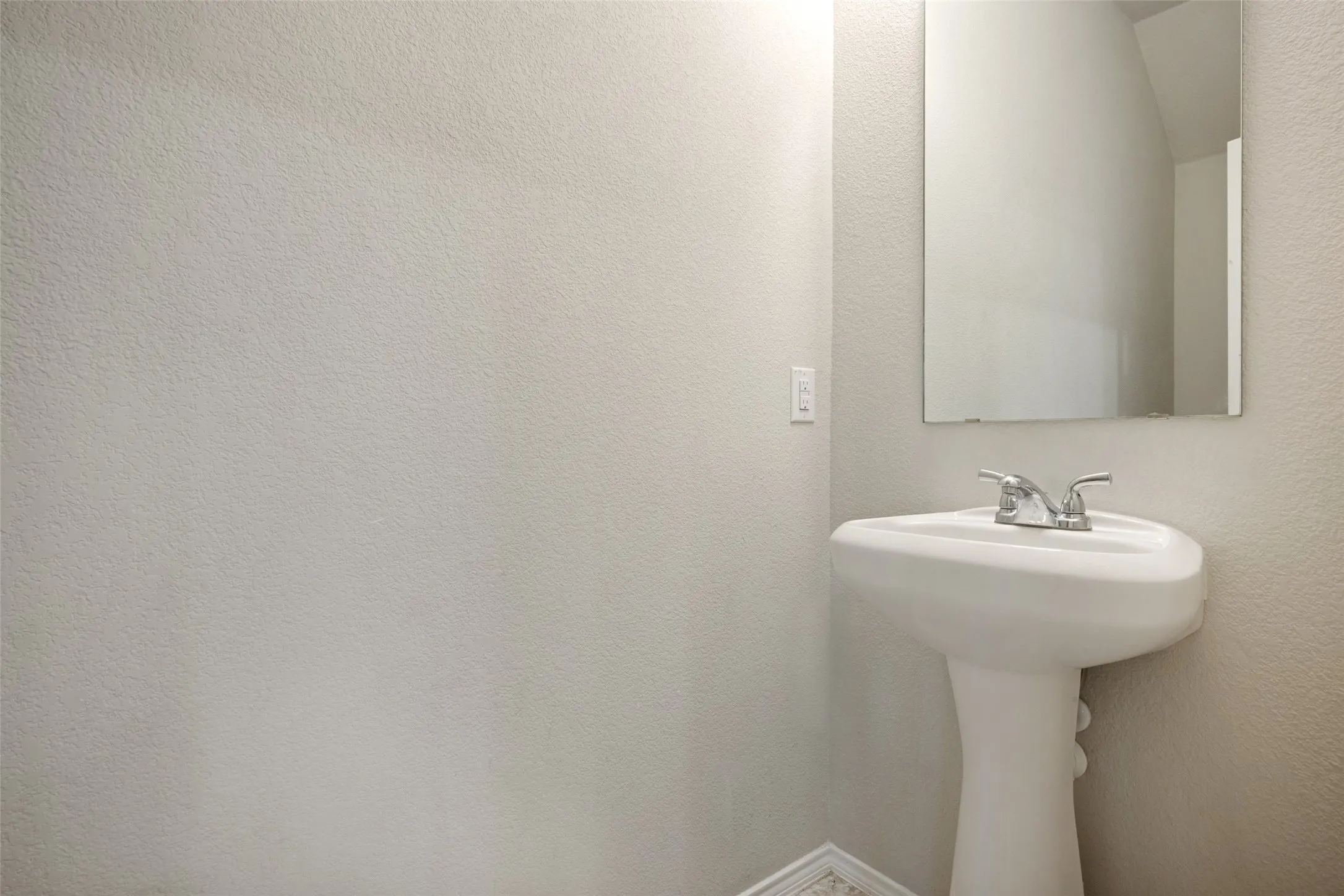 Townhouse For Rent in Denton County , 3304 Becker Drive, Denton, Texas 76207, 2 Bedroom, 3 Bathroom, 2 Garage spaces, 1,468 Sqft, built in 2019, mls#21345286, Real Estate Agent in Denton, Homes For Rent in Denton county, Homes For Rent in Denton, Realtor in Denton Texas, Real Estate Brokerage Independent Realty Texas, Luminita Cordes Realtor
