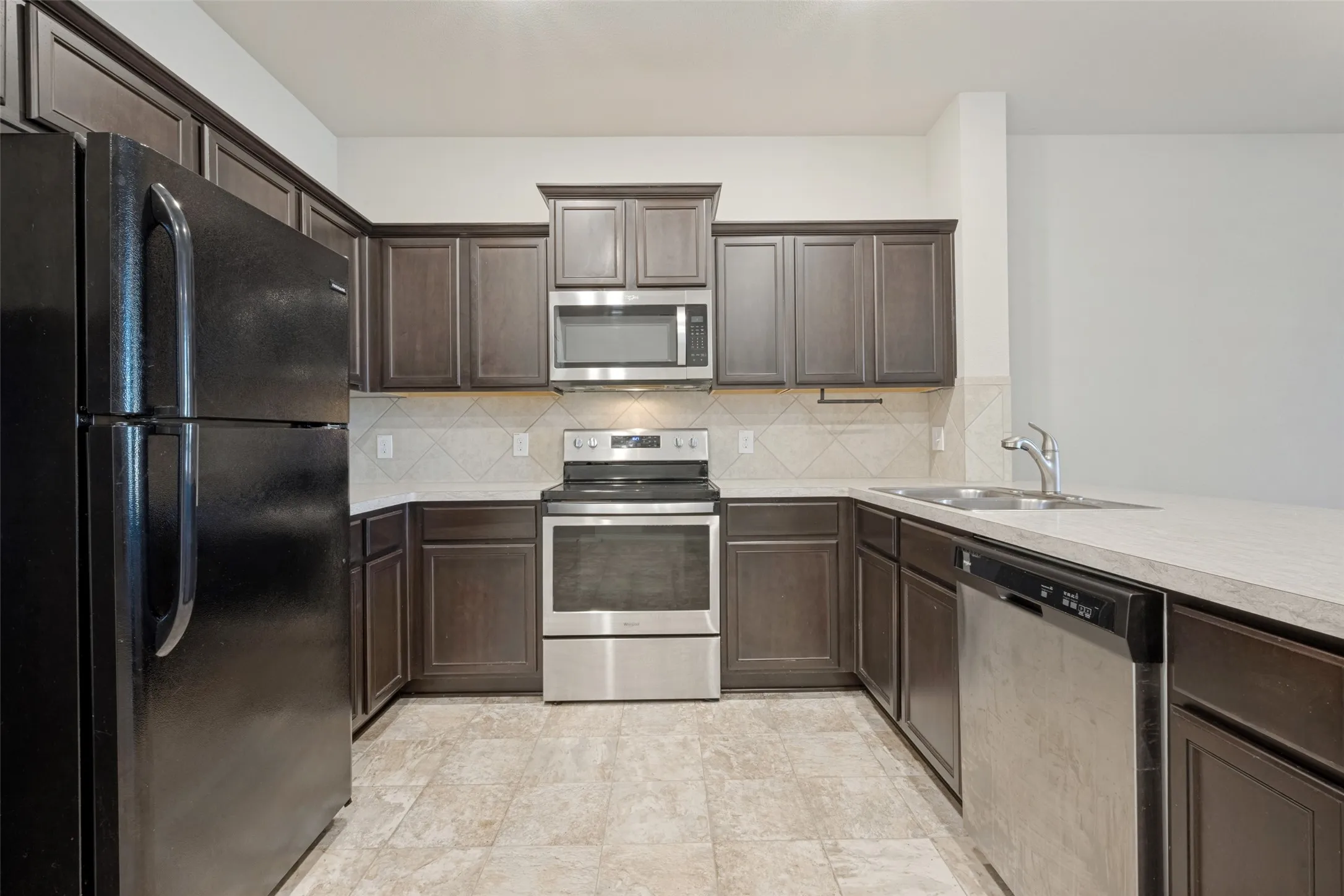 Townhouse For Rent in Denton County , 3304 Becker Drive, Denton, Texas 76207, 2 Bedroom, 3 Bathroom, 2 Garage spaces, 1,468 Sqft, built in 2019, mls#21345286, Real Estate Agent in Denton, Homes For Rent in Denton county, Homes For Rent in Denton, Realtor in Denton Texas, Real Estate Brokerage Independent Realty Texas, Luminita Cordes Realtor