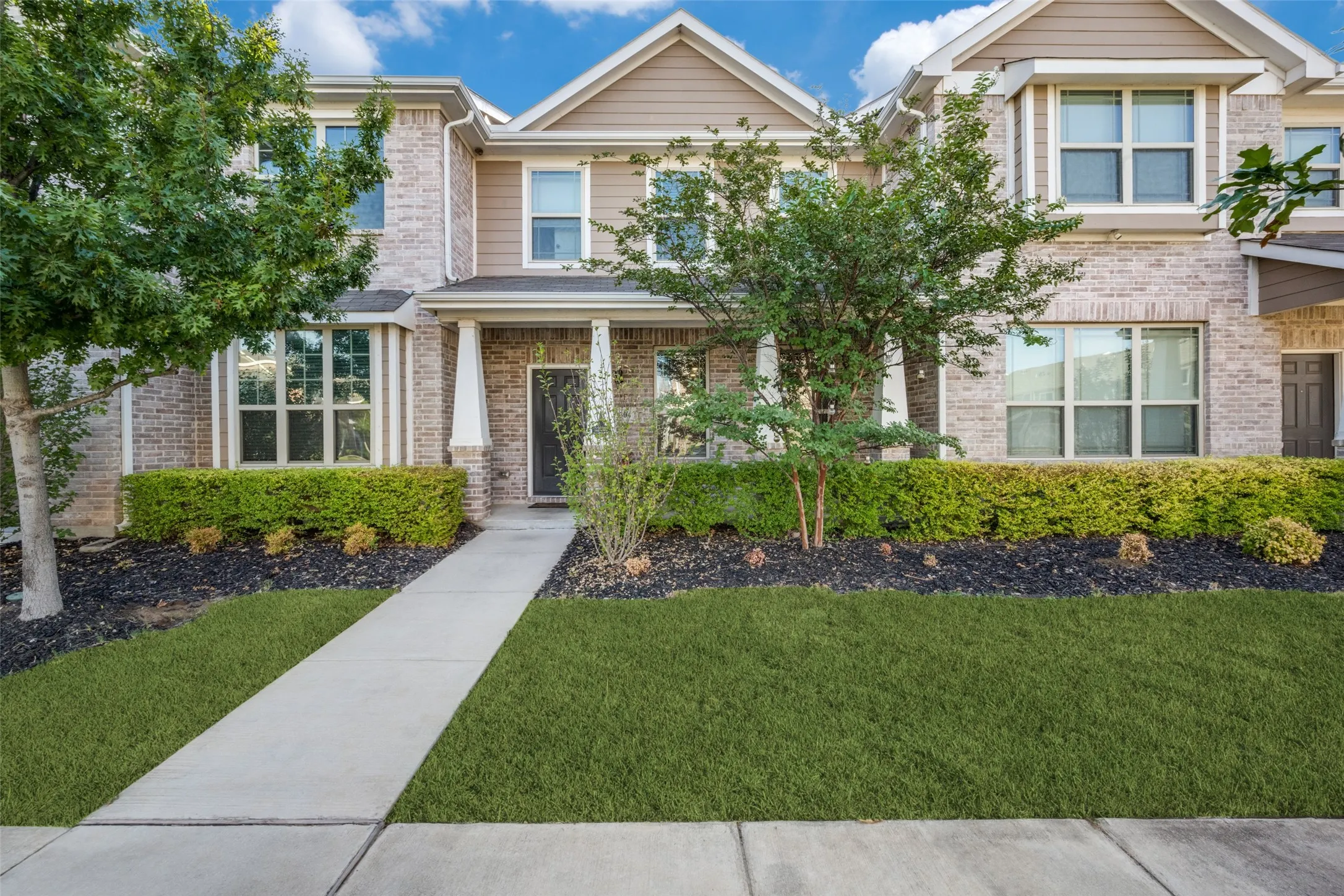 Townhouse For Rent in Denton County , 3304 Becker Drive, Denton, Texas 76207, 2 Bedroom, 3 Bathroom, 2 Garage spaces, 1,468 Sqft, built in 2019, mls#21345286, Real Estate Agent in Denton, Homes For Rent in Denton county, Homes For Rent in Denton, Realtor in Denton Texas, Real Estate Brokerage Independent Realty Texas, Luminita Cordes Realtor