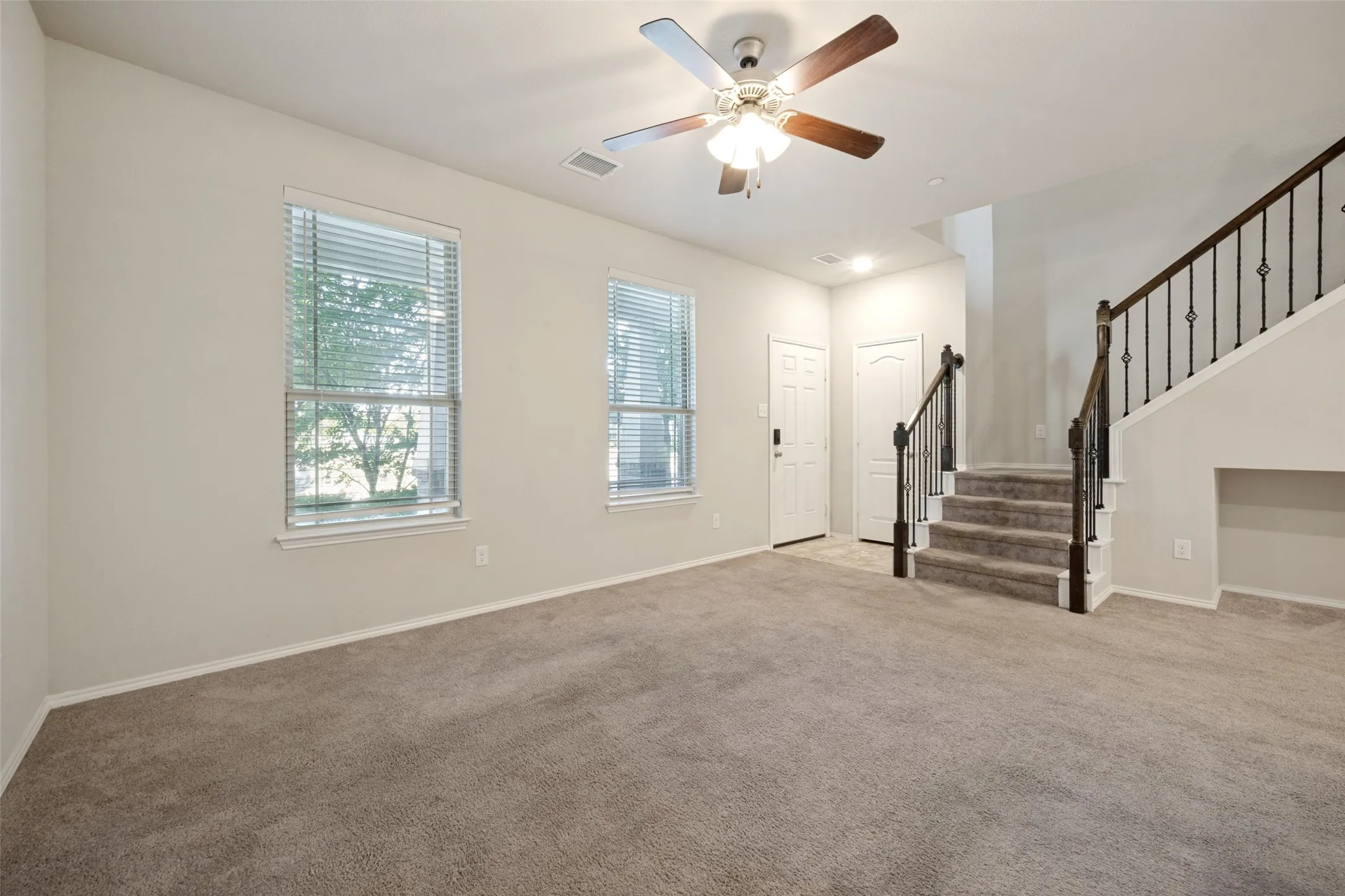 Townhouse For Rent in Denton County , 3304 Becker Drive, Denton, Texas 76207, 2 Bedroom, 3 Bathroom, 2 Garage spaces, 1,468 Sqft, built in 2019, mls#21345286, Real Estate Agent in Denton, Homes For Rent in Denton county, Homes For Rent in Denton, Realtor in Denton Texas, Real Estate Brokerage Independent Realty Texas, Luminita Cordes Realtor