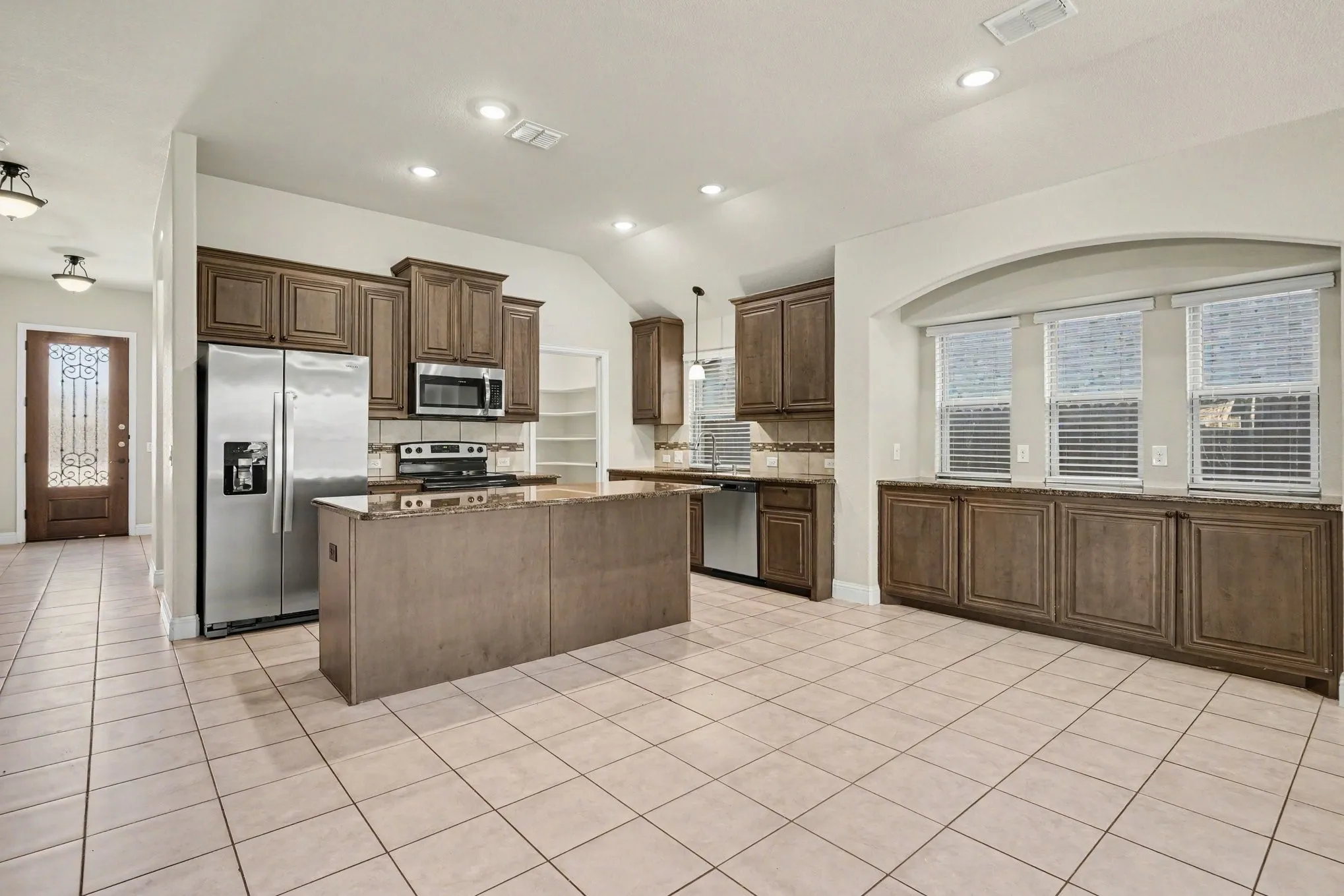 Single Family Residence For Sale in Tarrant County , 4148 Mountain Meadow Road, Fort Worth, Texas 76036, 4 Bedroom, 2 Bathroom, 2 Garage spaces, 2,046 Sqft, built in 2019, mls#21342130, Real Estate Agent in Fort Worth, Homes For Sale in Tarrant county, Homes For Sale in Fort Worth, Realtor in Fort Worth Texas, Real Estate Brokerage Independent Realty Texas, Luminita Cordes Realtor