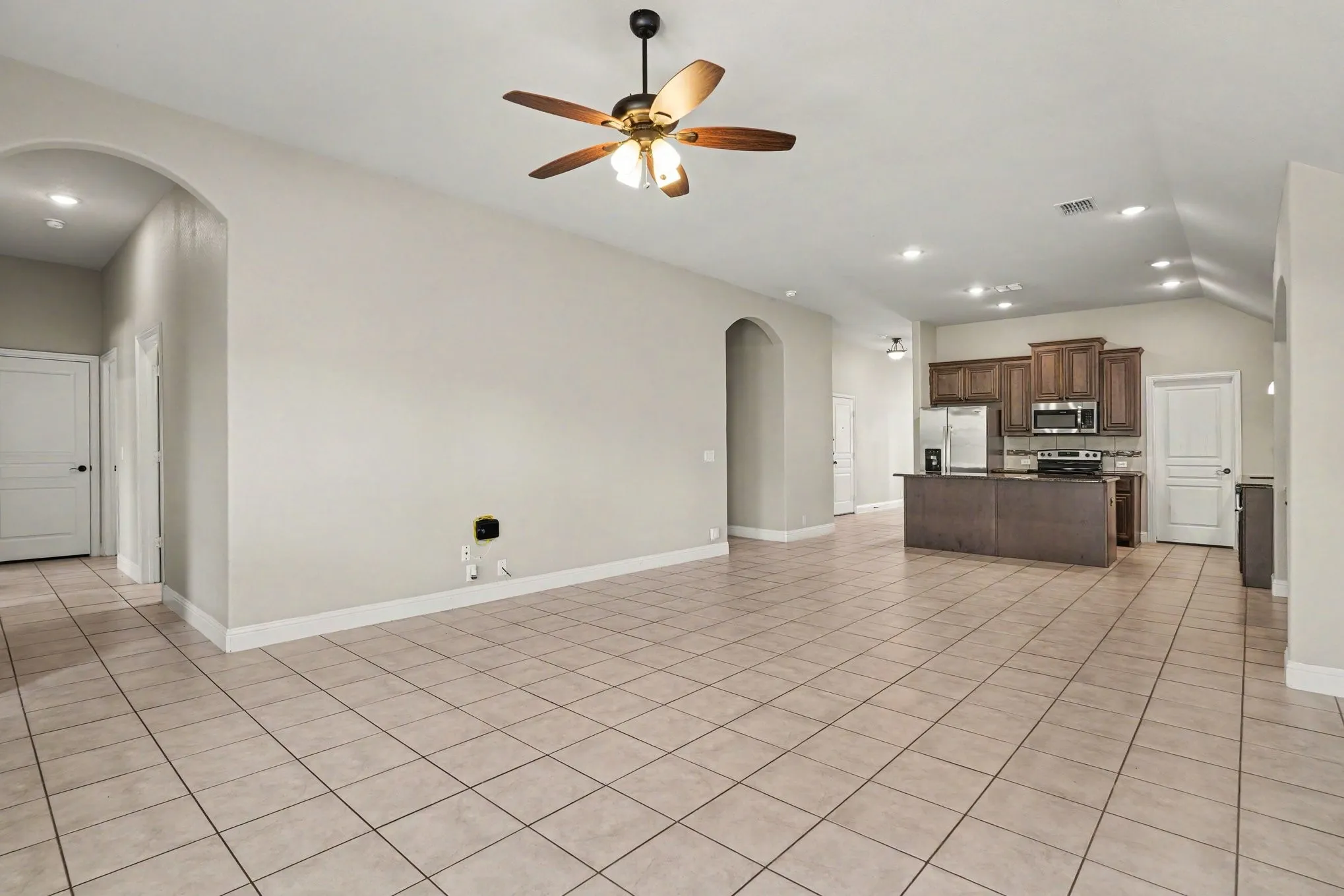 Single Family Residence For Sale in Tarrant County , 4148 Mountain Meadow Road, Fort Worth, Texas 76036, 4 Bedroom, 2 Bathroom, 2 Garage spaces, 2,046 Sqft, built in 2019, mls#21342130, Real Estate Agent in Fort Worth, Homes For Sale in Tarrant county, Homes For Sale in Fort Worth, Realtor in Fort Worth Texas, Real Estate Brokerage Independent Realty Texas, Luminita Cordes Realtor
