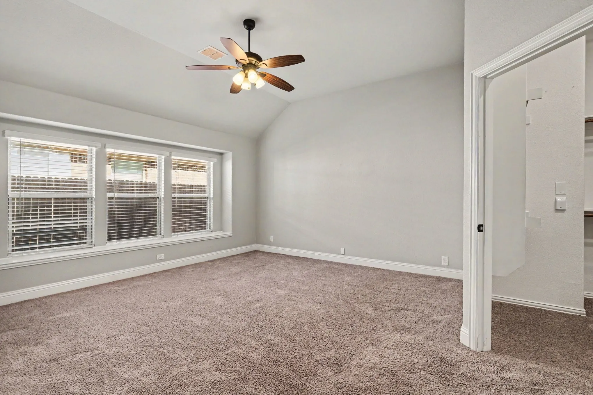 Single Family Residence For Sale in Tarrant County , 4148 Mountain Meadow Road, Fort Worth, Texas 76036, 4 Bedroom, 2 Bathroom, 2 Garage spaces, 2,046 Sqft, built in 2019, mls#21342130, Real Estate Agent in Fort Worth, Homes For Sale in Tarrant county, Homes For Sale in Fort Worth, Realtor in Fort Worth Texas, Real Estate Brokerage Independent Realty Texas, Luminita Cordes Realtor