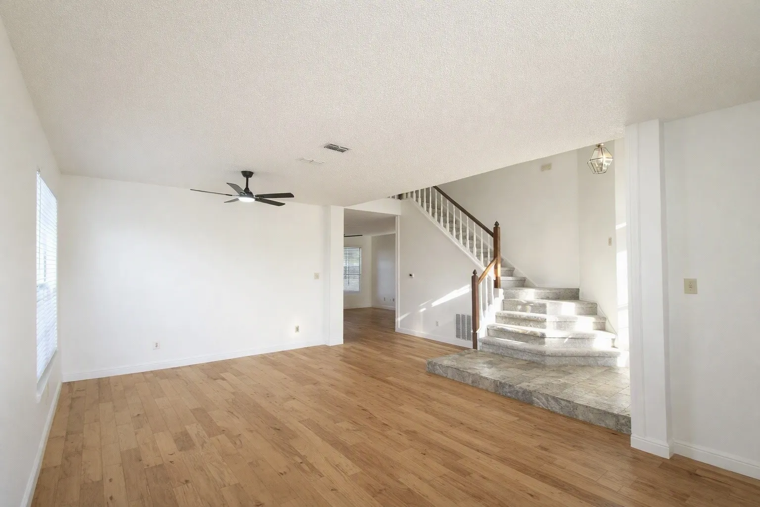 Single Family Residence For Sale in Tarrant County , 7904 Ember Oaks Drive, North Richland Hills, Texas 76182, 4 Bedroom, 3 Bathroom, 2 Garage spaces, 2,829 Sqft, built in 1989, mls#21345293, Real Estate Agent in North Richland Hills, Homes For Sale in Tarrant county, Homes For Sale in North Richland Hills, Realtor in North Richland Hills Texas, Real Estate Brokerage Independent Realty Texas, Luminita Cordes Realtor