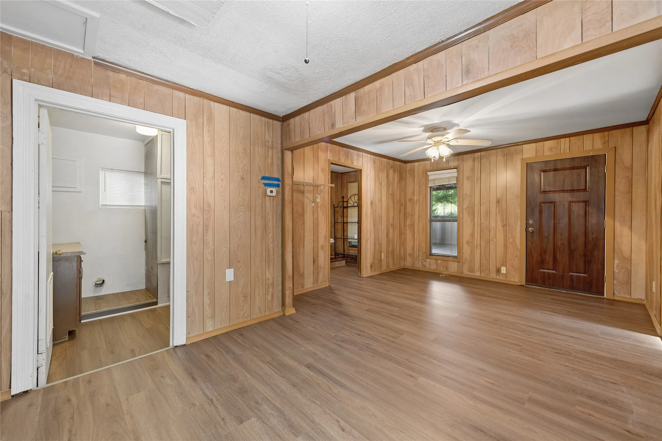 Single Family Residence For Sale in Hunt County , 4171 Broken Bow Drive, Lone Oak, Texas 75453, 2 Bedroom, 1 Bathroom, 1 Garage spaces, 1,152 Sqft, built in 1970, mls#21345295, Real Estate Agent in Lone Oak, Homes For Sale in Hunt county, Homes For Sale in Lone Oak, Realtor in Lone Oak Texas, Real Estate Brokerage Independent Realty Texas, Luminita Cordes Realtor
