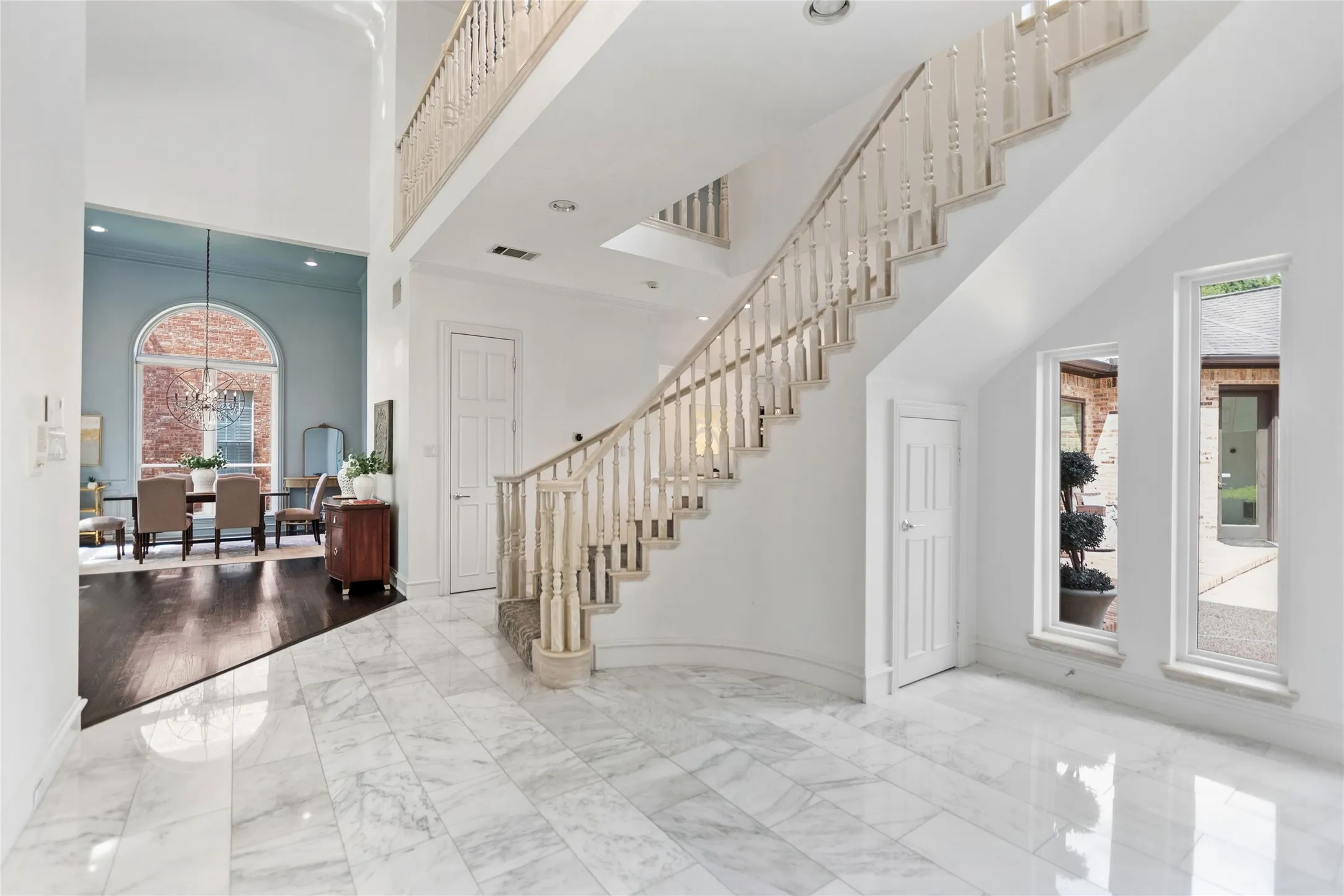 Single Family Residence For Sale in Collin County , 1308 Chesapeake Drive, Plano, Texas 75093, 4 Bedroom, 4 Bathroom, 3 Garage spaces, 3,766 Sqft, built in 1991, mls#21342131, Real Estate Agent in Plano, Homes For Sale in Collin county, Homes For Sale in Plano, Realtor in Plano Texas, Real Estate Brokerage Independent Realty Texas, Luminita Cordes Realtor