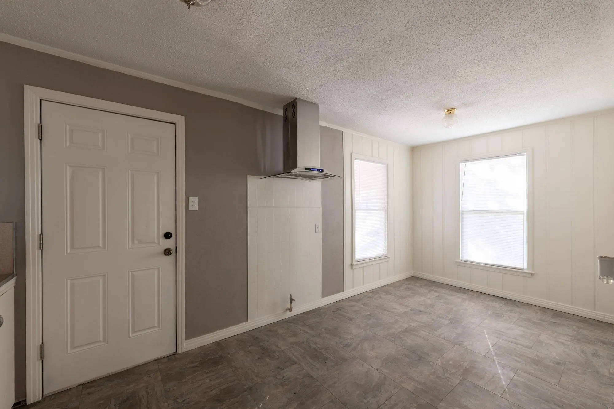Single Family Residence For Sale in Clay County , 414 S Main Street, Henrietta, Texas 76365, 3 Bedroom, 2 Bathroom, Garage spaces, 1,066 Sqft, built in 1955, mls#21345349, Real Estate Agent in Henrietta, Homes For Sale in Clay county, Homes For Sale in Henrietta, Realtor in Henrietta Texas, Real Estate Brokerage Independent Realty Texas, Luminita Cordes Realtor