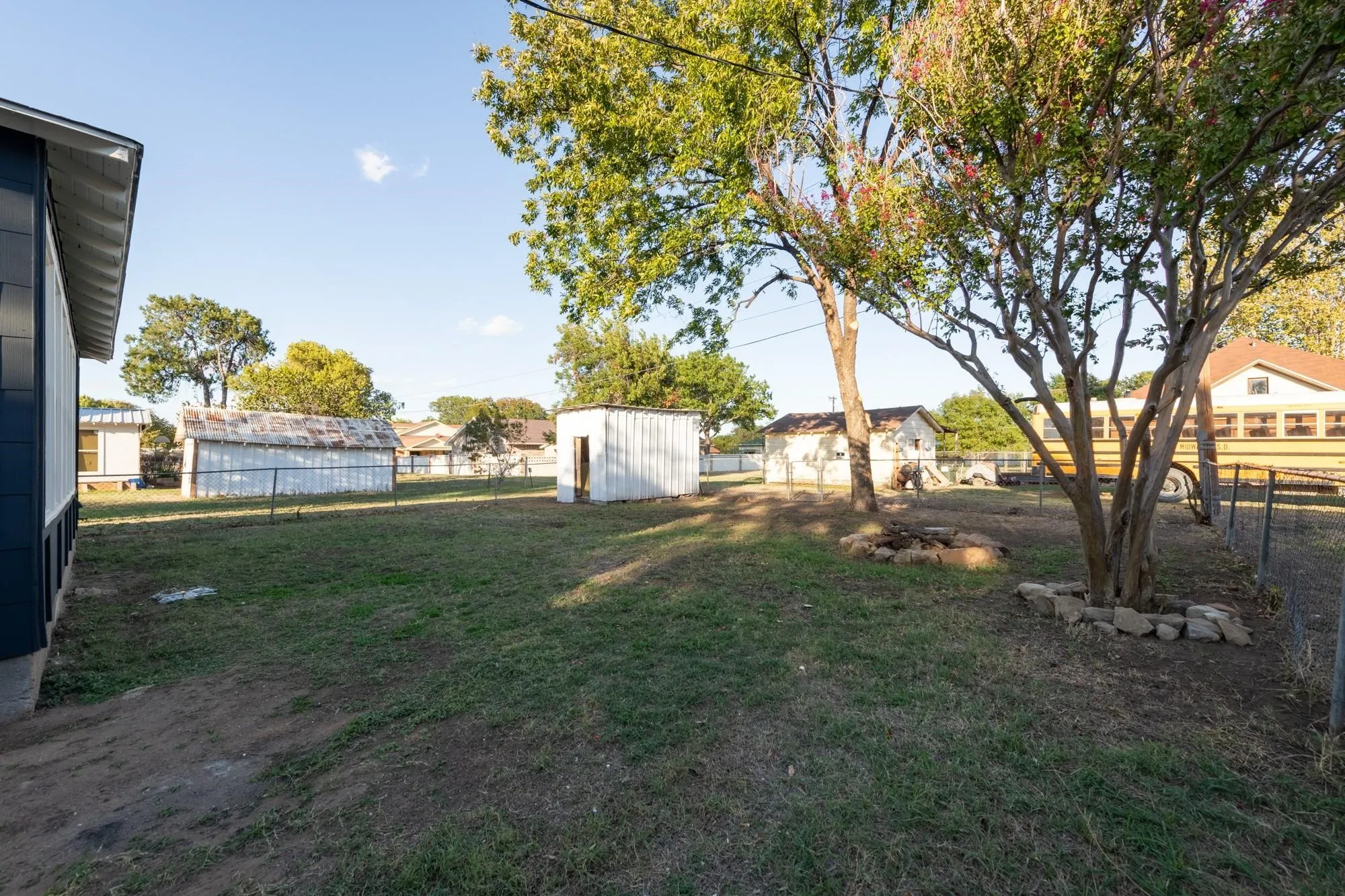 Single Family Residence For Sale in Clay County , 414 S Main Street, Henrietta, Texas 76365, 3 Bedroom, 2 Bathroom, Garage spaces, 1,066 Sqft, built in 1955, mls#21345349, Real Estate Agent in Henrietta, Homes For Sale in Clay county, Homes For Sale in Henrietta, Realtor in Henrietta Texas, Real Estate Brokerage Independent Realty Texas, Luminita Cordes Realtor