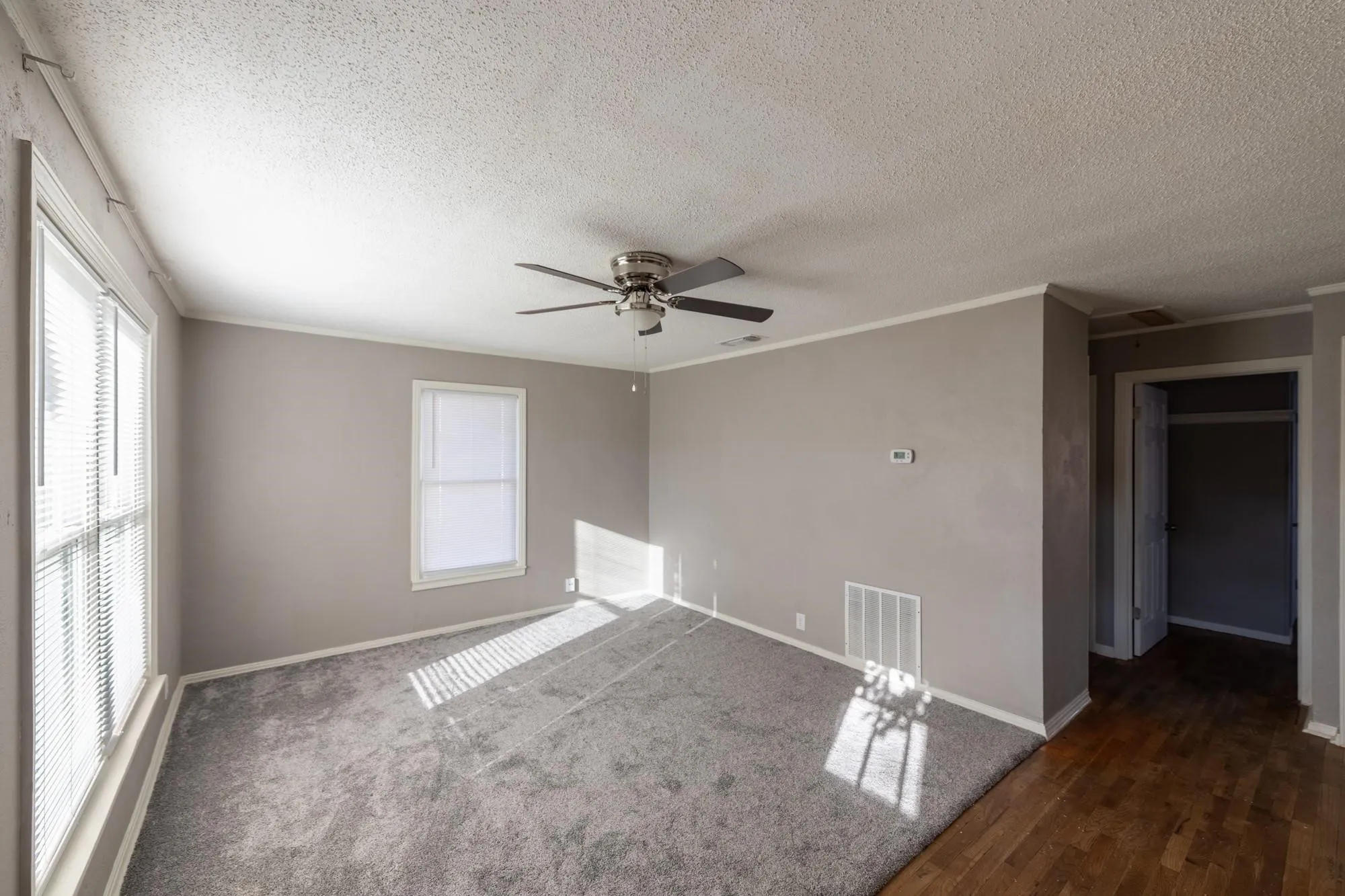 Single Family Residence For Sale in Clay County , 414 S Main Street, Henrietta, Texas 76365, 3 Bedroom, 2 Bathroom, Garage spaces, 1,066 Sqft, built in 1955, mls#21345349, Real Estate Agent in Henrietta, Homes For Sale in Clay county, Homes For Sale in Henrietta, Realtor in Henrietta Texas, Real Estate Brokerage Independent Realty Texas, Luminita Cordes Realtor