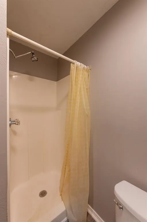 Single Family Residence For Sale in Clay County , 414 S Main Street, Henrietta, Texas 76365, 3 Bedroom, 2 Bathroom, Garage spaces, 1,066 Sqft, built in 1955, mls#21345349, Real Estate Agent in Henrietta, Homes For Sale in Clay county, Homes For Sale in Henrietta, Realtor in Henrietta Texas, Real Estate Brokerage Independent Realty Texas, Luminita Cordes Realtor