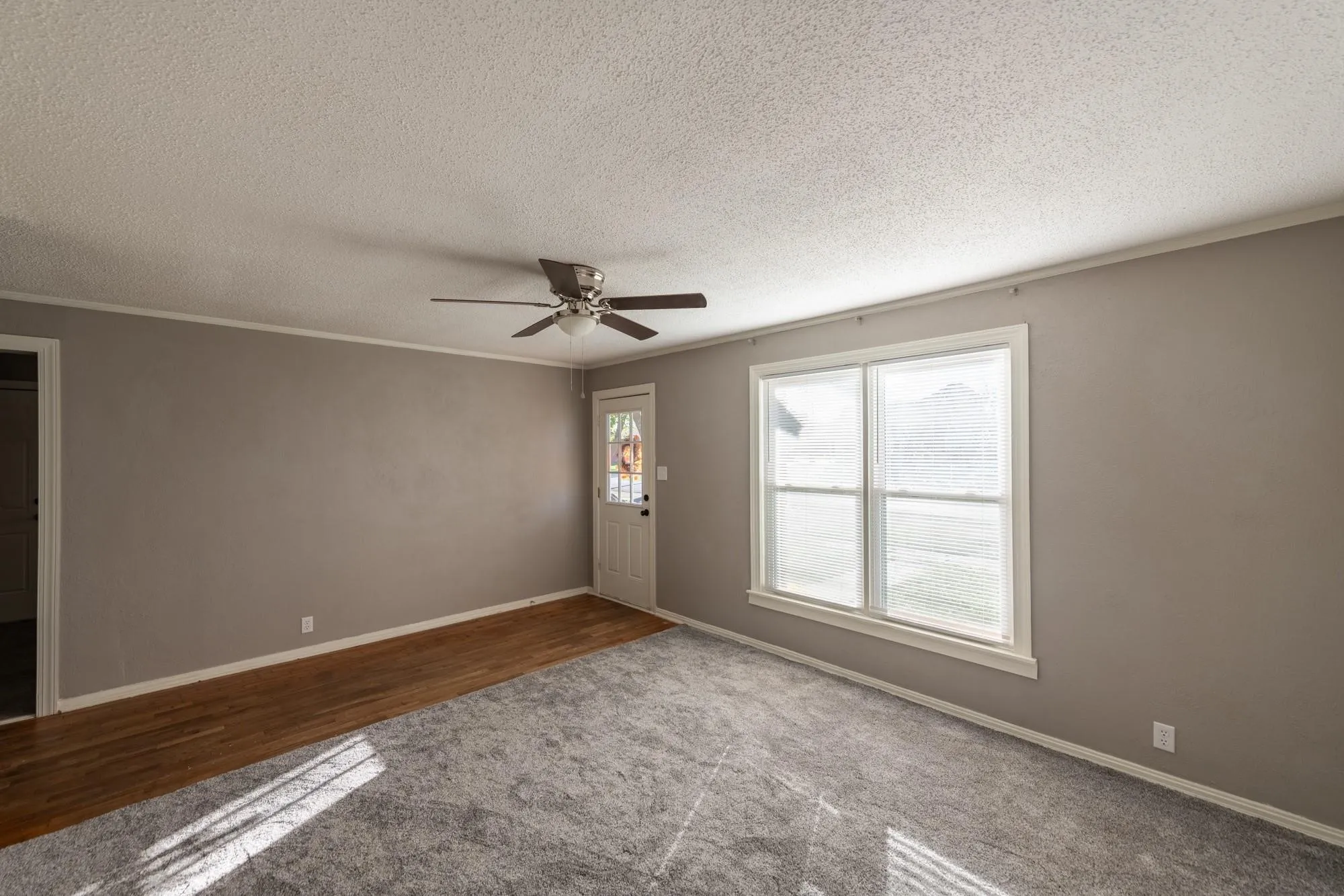 Single Family Residence For Sale in Clay County , 414 S Main Street, Henrietta, Texas 76365, 3 Bedroom, 2 Bathroom, Garage spaces, 1,066 Sqft, built in 1955, mls#21345349, Real Estate Agent in Henrietta, Homes For Sale in Clay county, Homes For Sale in Henrietta, Realtor in Henrietta Texas, Real Estate Brokerage Independent Realty Texas, Luminita Cordes Realtor