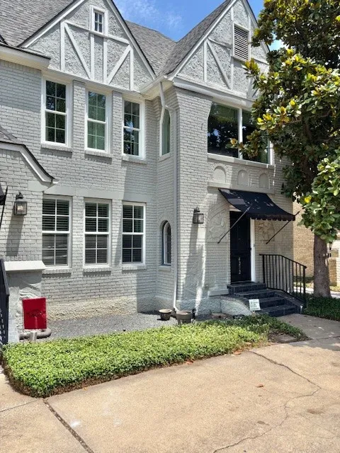 Duplex For Sale in Dallas County , 4212 University Boulevard, University Park, Texas 75205, 4 Bedroom, 4 Bathroom, 3 Garage spaces, 0 Sqft, built in 1931, mls#21345356, Real Estate Agent in University Park, Homes For Sale in Dallas county, Homes For Sale in University Park, Realtor in University Park Texas, Real Estate Brokerage Independent Realty Texas, Luminita Cordes Realtor