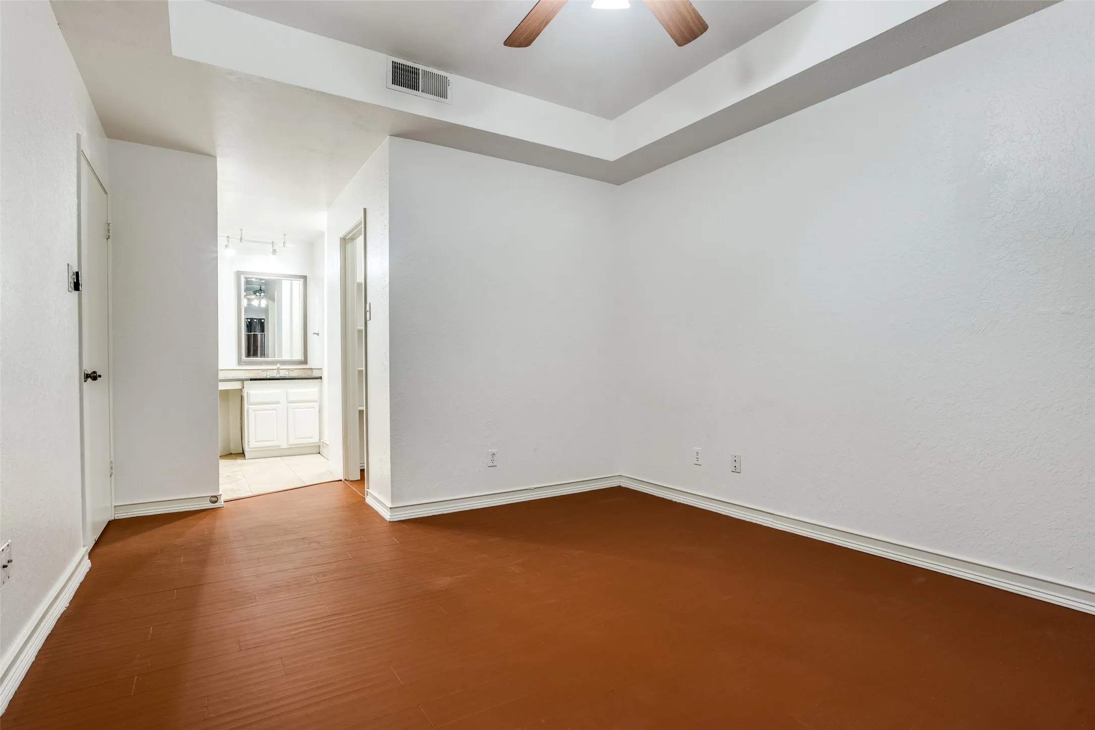 Condominium For Sale in Collin County , 3100 Devonshire Drive 112, Plano, Texas 75075, 2 Bedroom, 2 Bathroom, Garage spaces, 1,049 Sqft, built in 1984, mls#21344451, Real Estate Agent in Plano, Homes For Sale in Collin county, Homes For Sale in Plano, Realtor in Plano Texas, Real Estate Brokerage Independent Realty Texas, Luminita Cordes Realtor