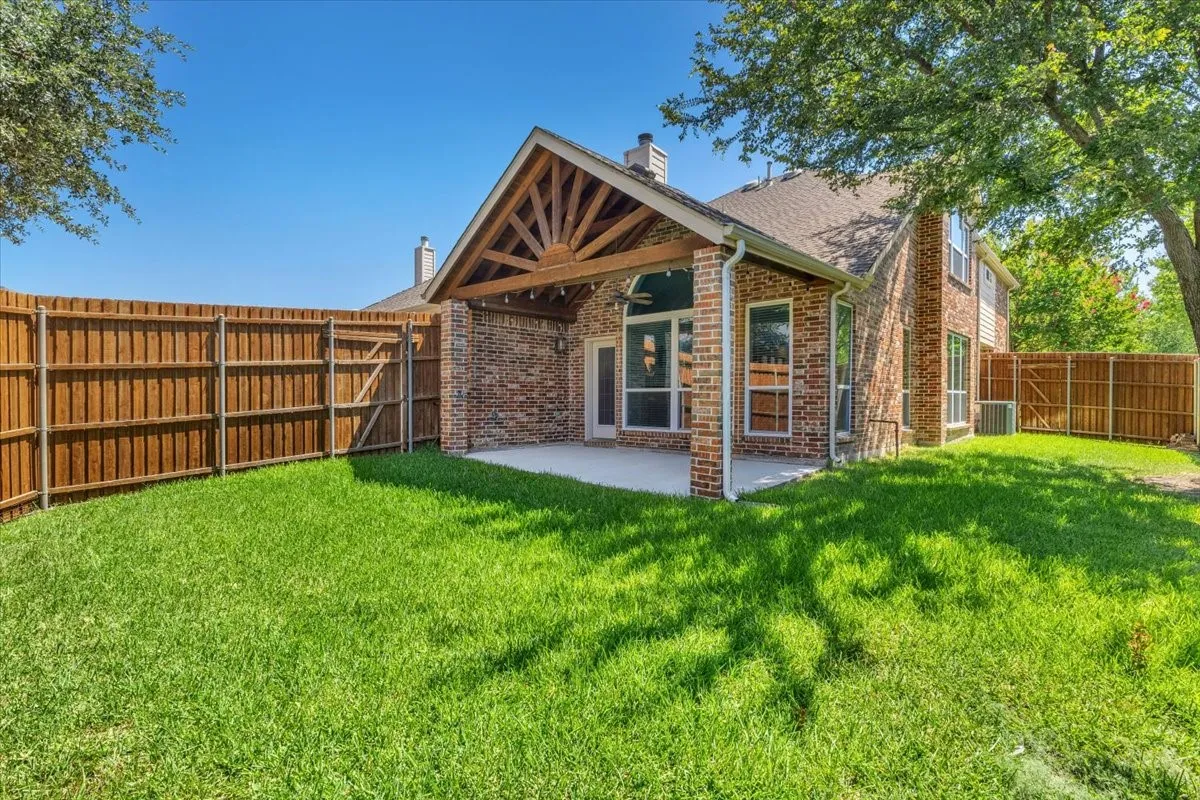 Single Family Residence For Sale in Collin County , 6421 Double Creek Road, Frisco, Texas 75035, 4 Bedroom, 4 Bathroom, 2 Garage spaces, 3,134 Sqft, built in 2002, mls#21345306, Real Estate Agent in Frisco, Homes For Sale in Collin county, Homes For Sale in Frisco, Realtor in Frisco Texas, Real Estate Brokerage Independent Realty Texas, Luminita Cordes Realtor
