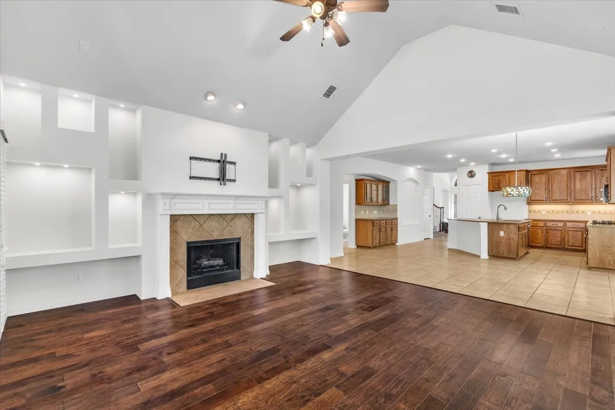 Single Family Residence For Sale in Collin County , 6421 Double Creek Road, Frisco, Texas 75035, 4 Bedroom, 4 Bathroom, 2 Garage spaces, 3,134 Sqft, built in 2002, mls#21345306, Real Estate Agent in Frisco, Homes For Sale in Collin county, Homes For Sale in Frisco, Realtor in Frisco Texas, Real Estate Brokerage Independent Realty Texas, Luminita Cordes Realtor