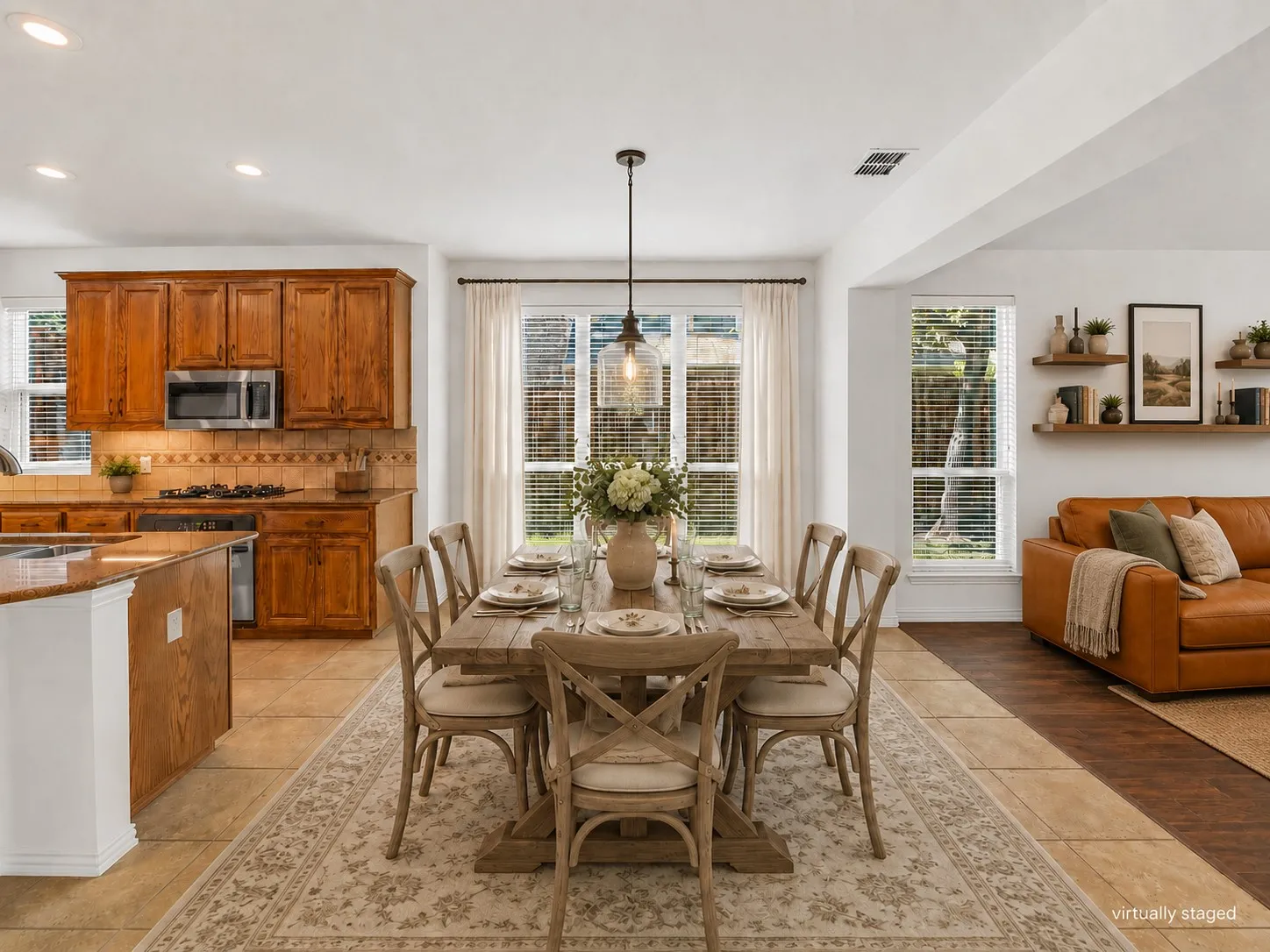 Single Family Residence For Sale in Collin County , 6421 Double Creek Road, Frisco, Texas 75035, 4 Bedroom, 4 Bathroom, 2 Garage spaces, 3,134 Sqft, built in 2002, mls#21345306, Real Estate Agent in Frisco, Homes For Sale in Collin county, Homes For Sale in Frisco, Realtor in Frisco Texas, Real Estate Brokerage Independent Realty Texas, Luminita Cordes Realtor