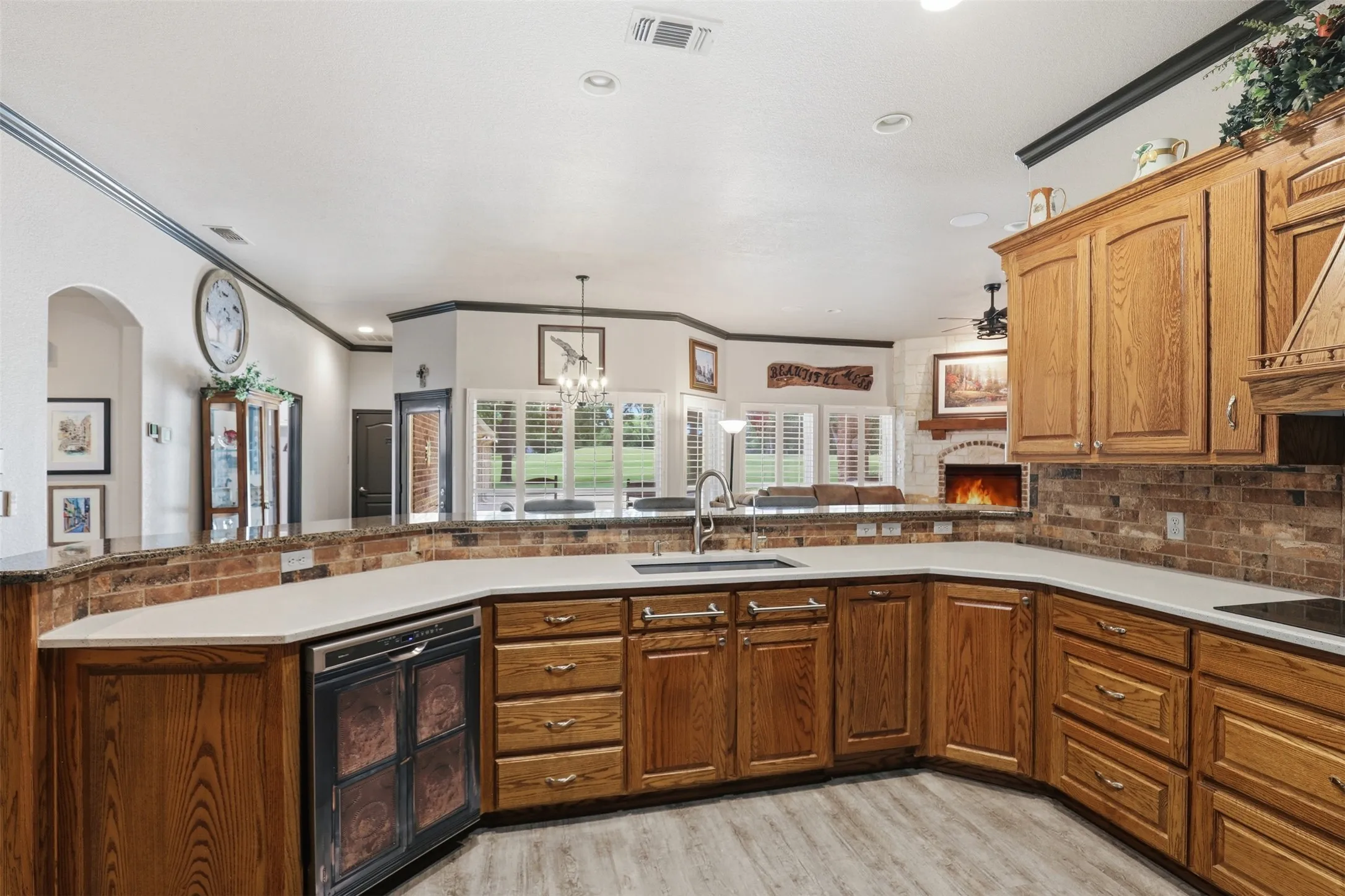 Single Family Residence For Sale in Hood County , 8904 Woodlawn Drive, Granbury, Texas 76049, 4 Bedroom, 4 Bathroom, 4 Garage spaces, 2,641 Sqft, built in 2002, mls#21345341, Real Estate Agent in Granbury, Homes For Sale in Hood county, Homes For Sale in Granbury, Realtor in Granbury Texas, Real Estate Brokerage Independent Realty Texas, Luminita Cordes Realtor